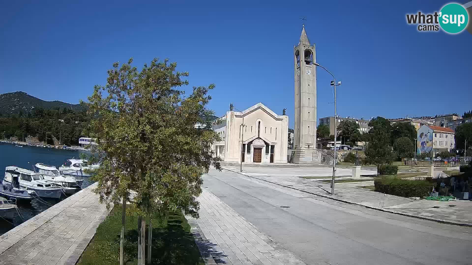 Ploče Webcam | Captivating Views of Riva and the Cathedral
