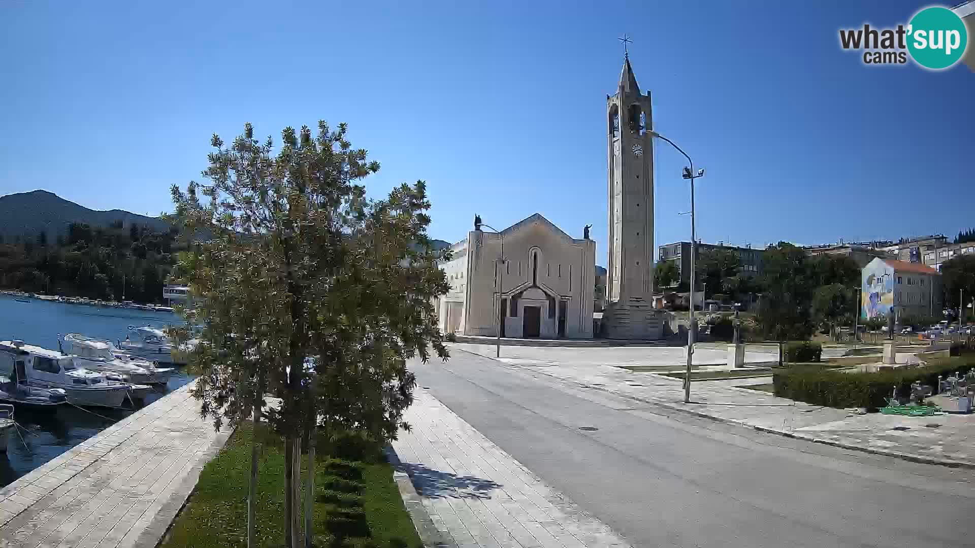 Ploče Webcam | Captivating Views of Riva and the Cathedral