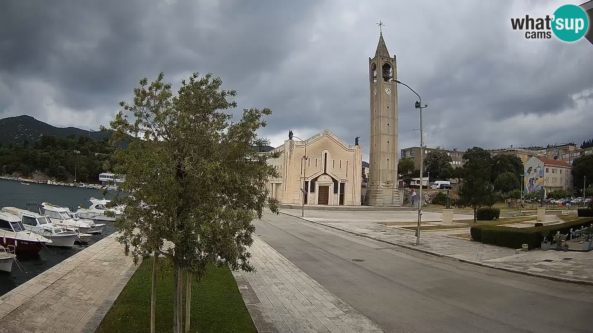 Ploče Webcam | Captivating Views of Riva and the Cathedral