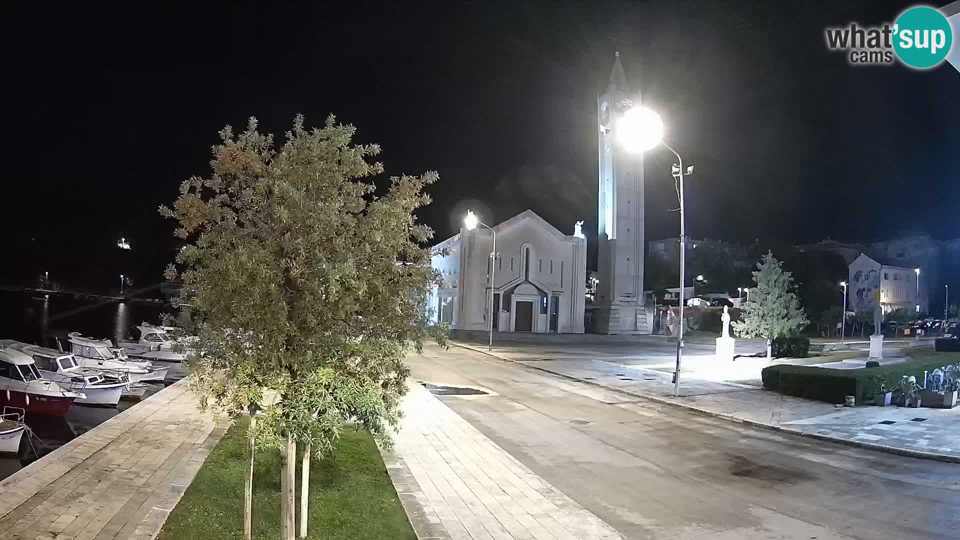 Ploče Webcam | Captivating Views of Riva and the Cathedral
