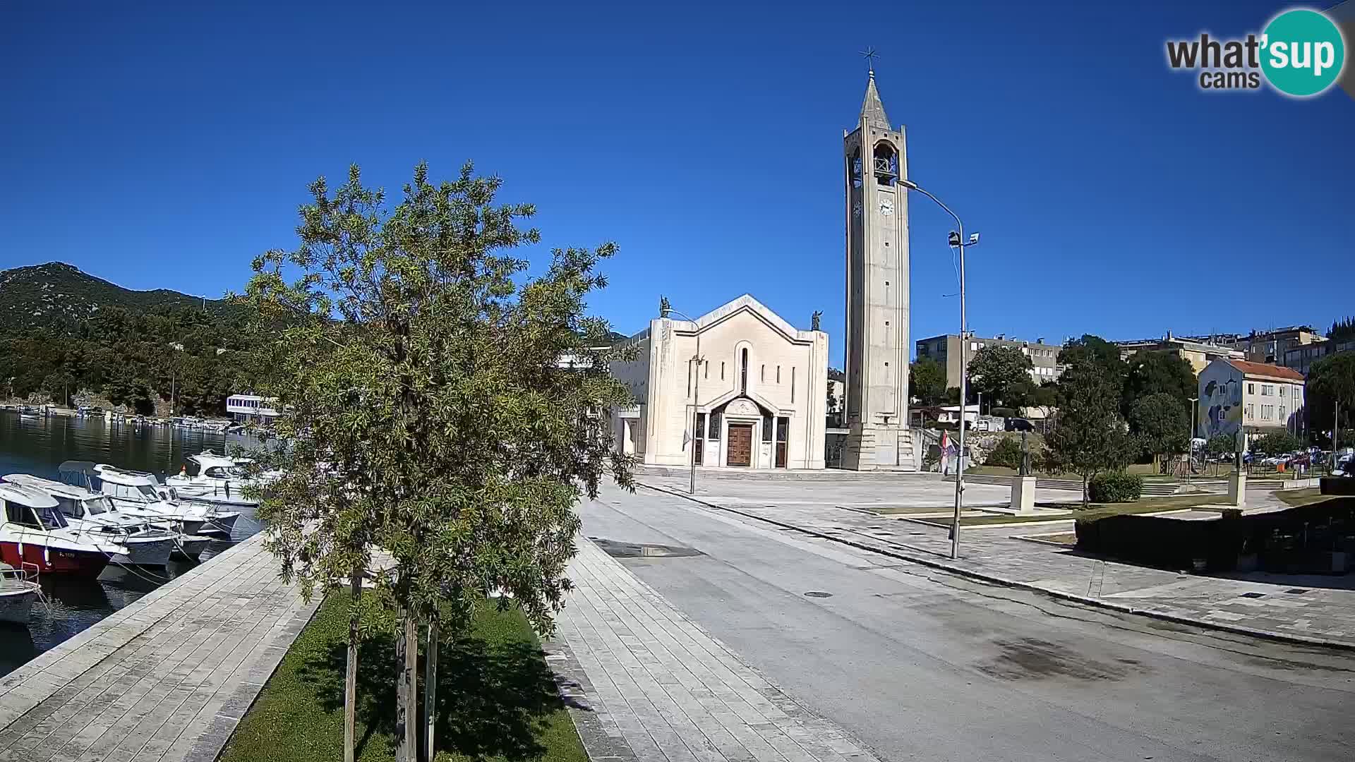 Ploče Webcam | Captivating Views of Riva and the Cathedral