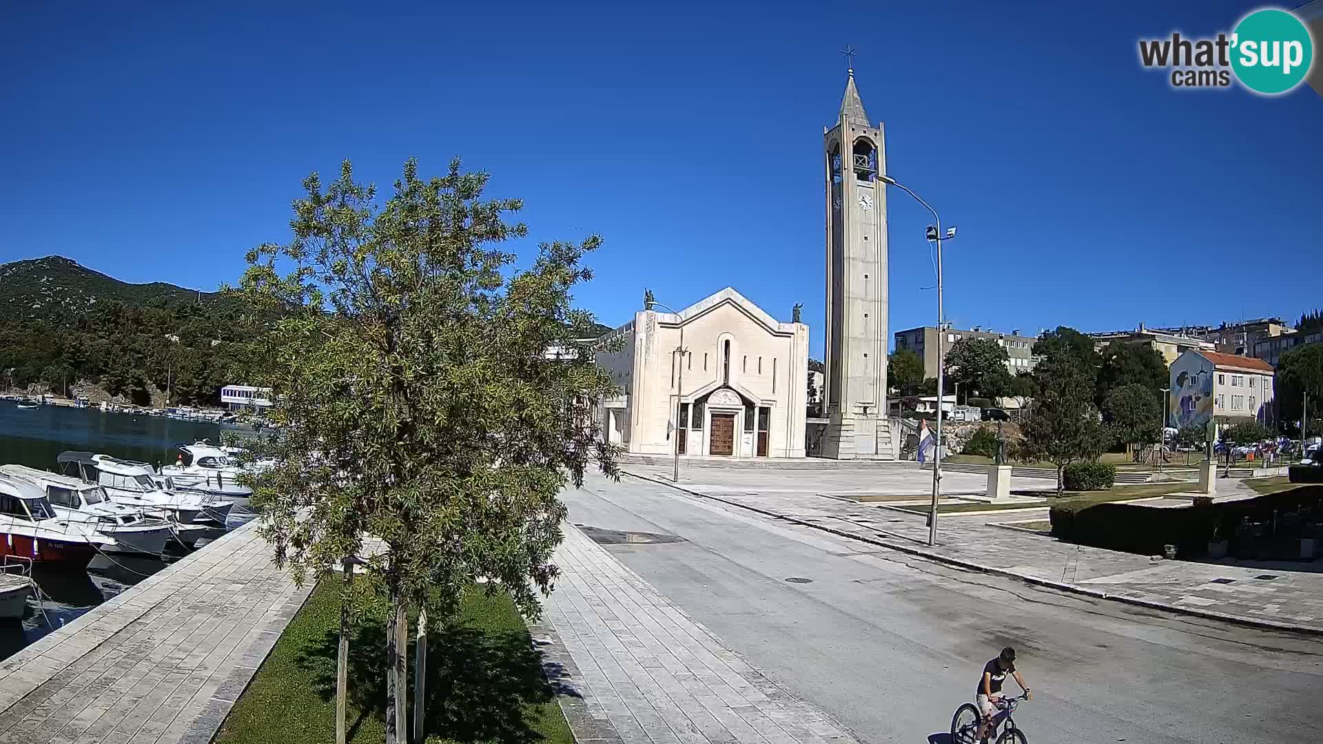 Ploče Webcam | Captivating Views of Riva and the Cathedral