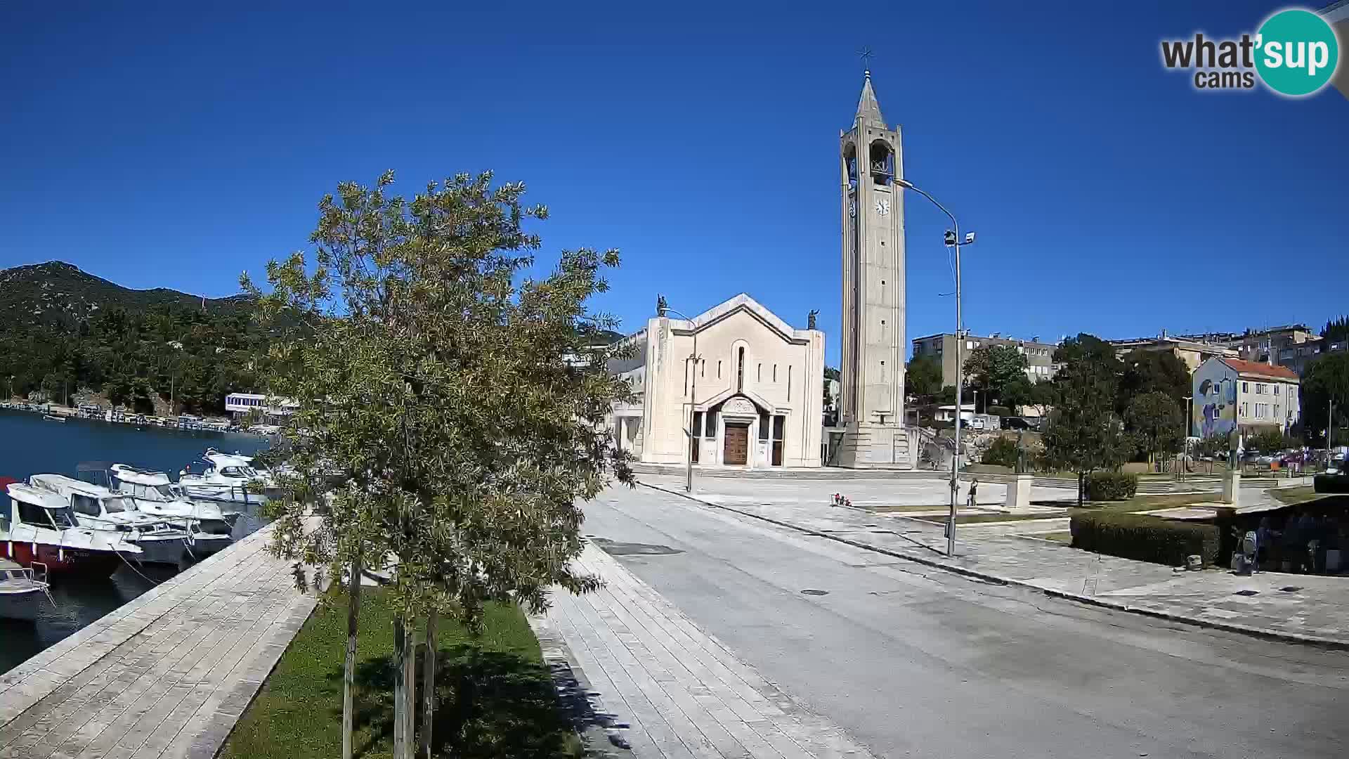 Ploče Webcam | Captivating Views of Riva and the Cathedral