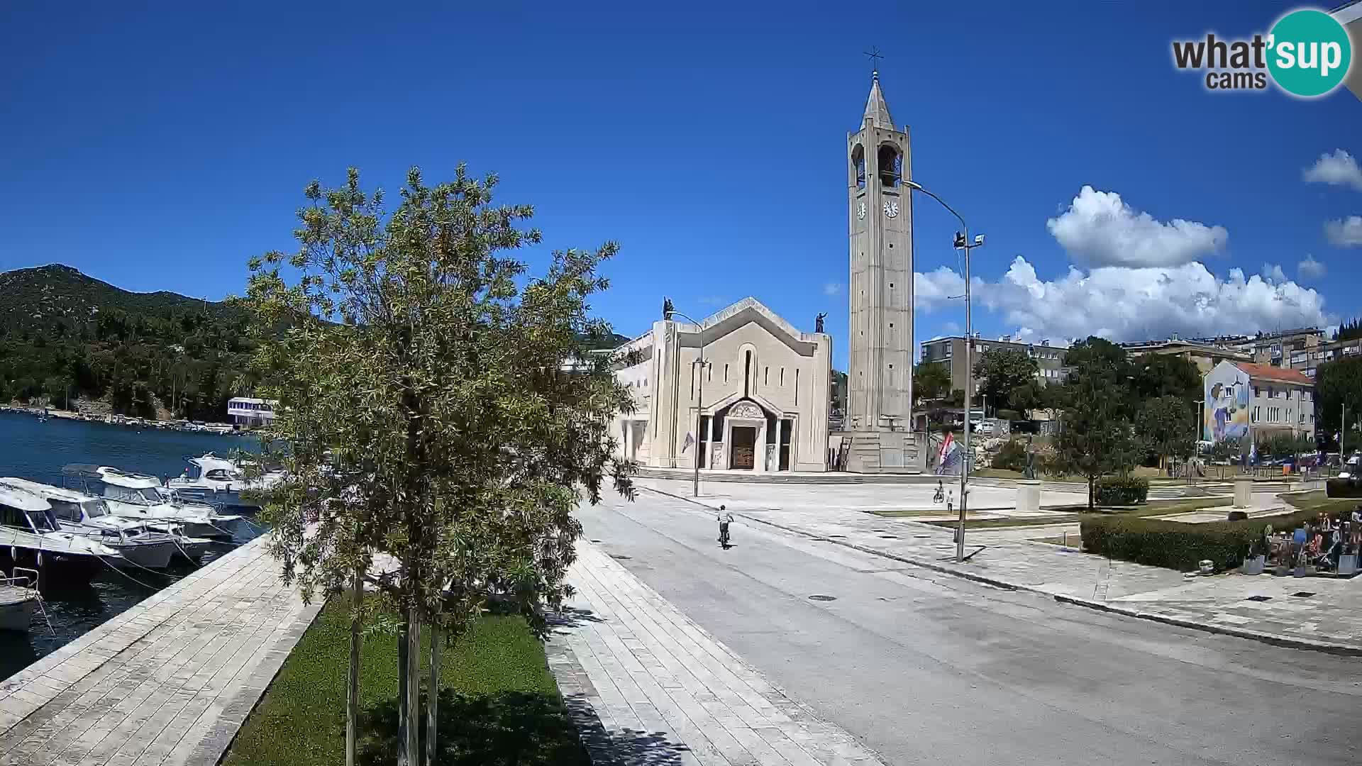 Ploče Webcam | Captivating Views of Riva and the Cathedral