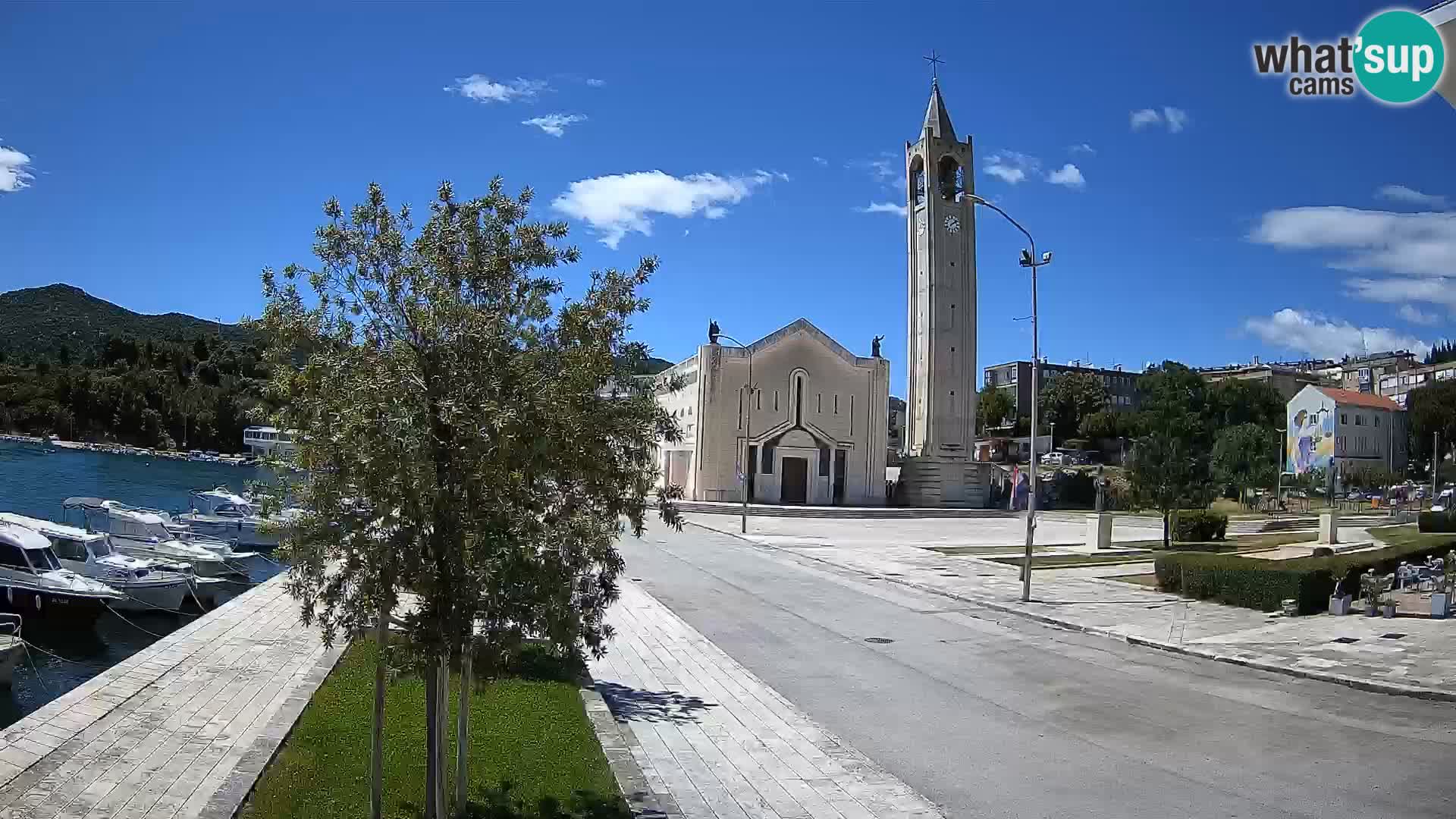 Ploče Webcam | Captivating Views of Riva and the Cathedral