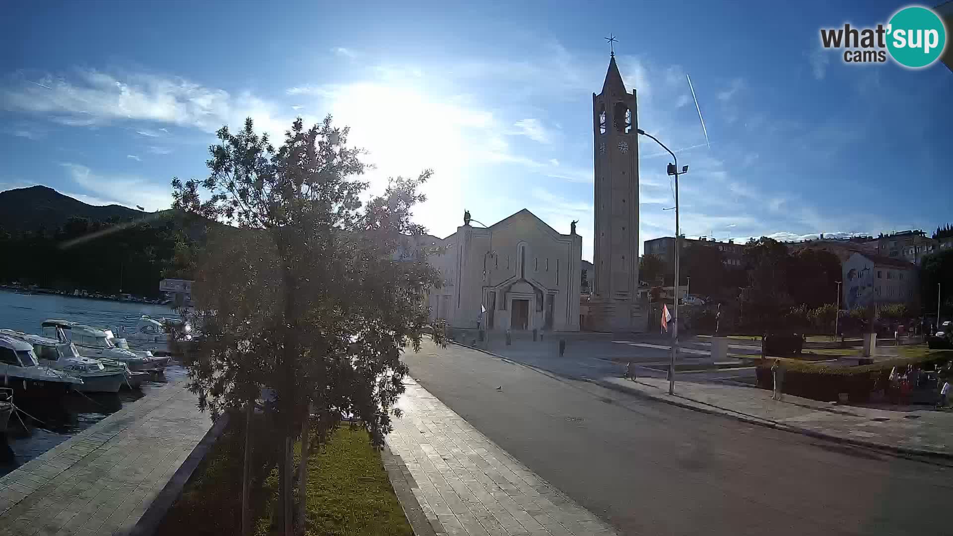 Ploče Webcam | Captivating Views of Riva and the Cathedral