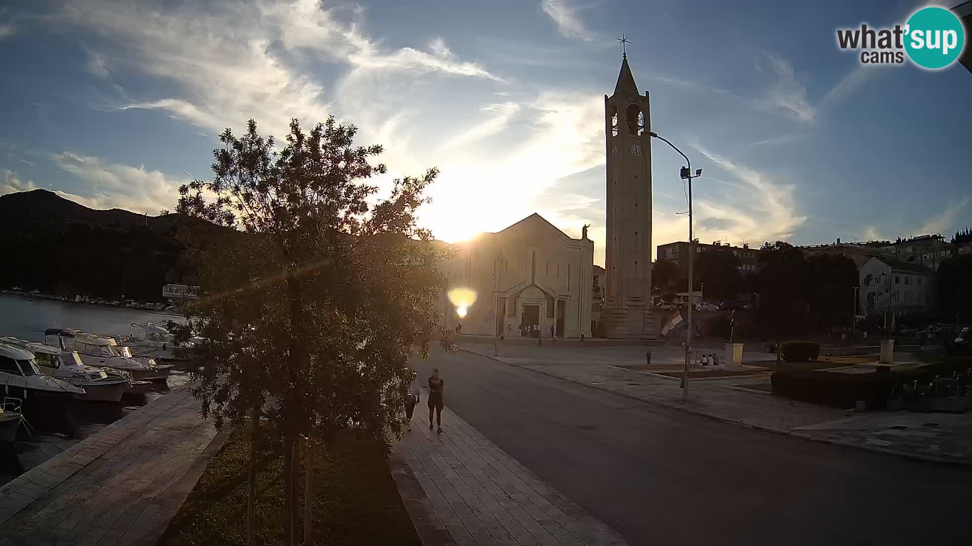 Ploče Webcam | Captivating Views of Riva and the Cathedral