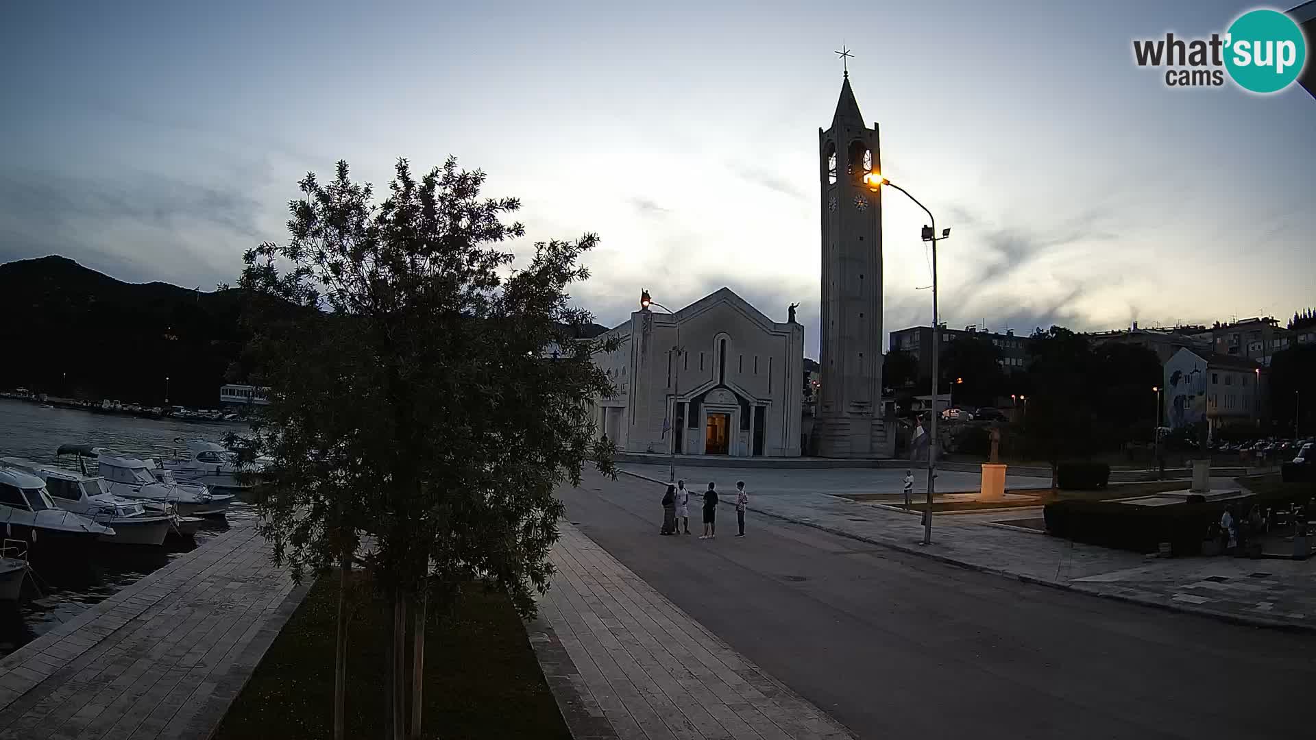 Ploče Webcam | Captivating Views of Riva and the Cathedral