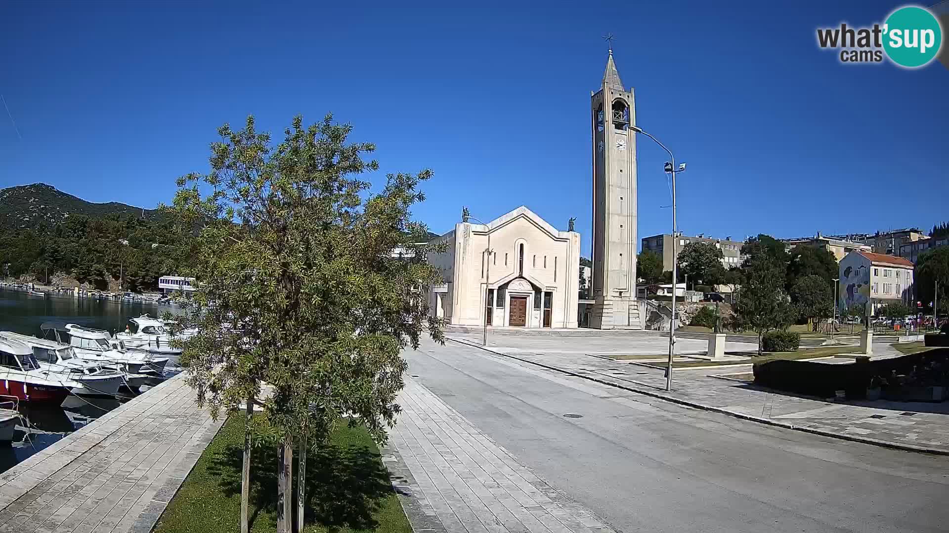 Ploče Webcam | Captivating Views of Riva and the Cathedral