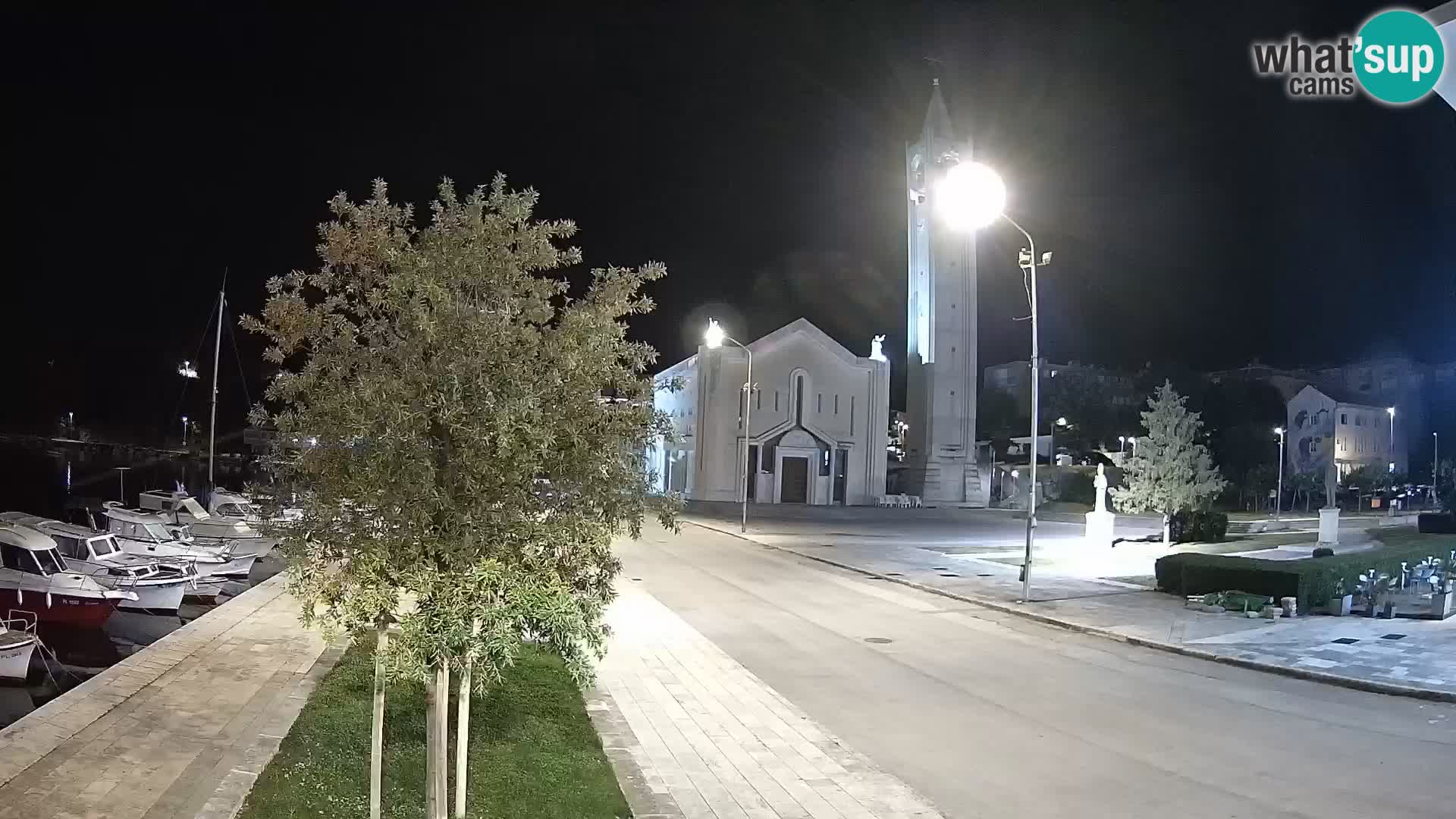 Ploče Webcam | Captivating Views of Riva and the Cathedral