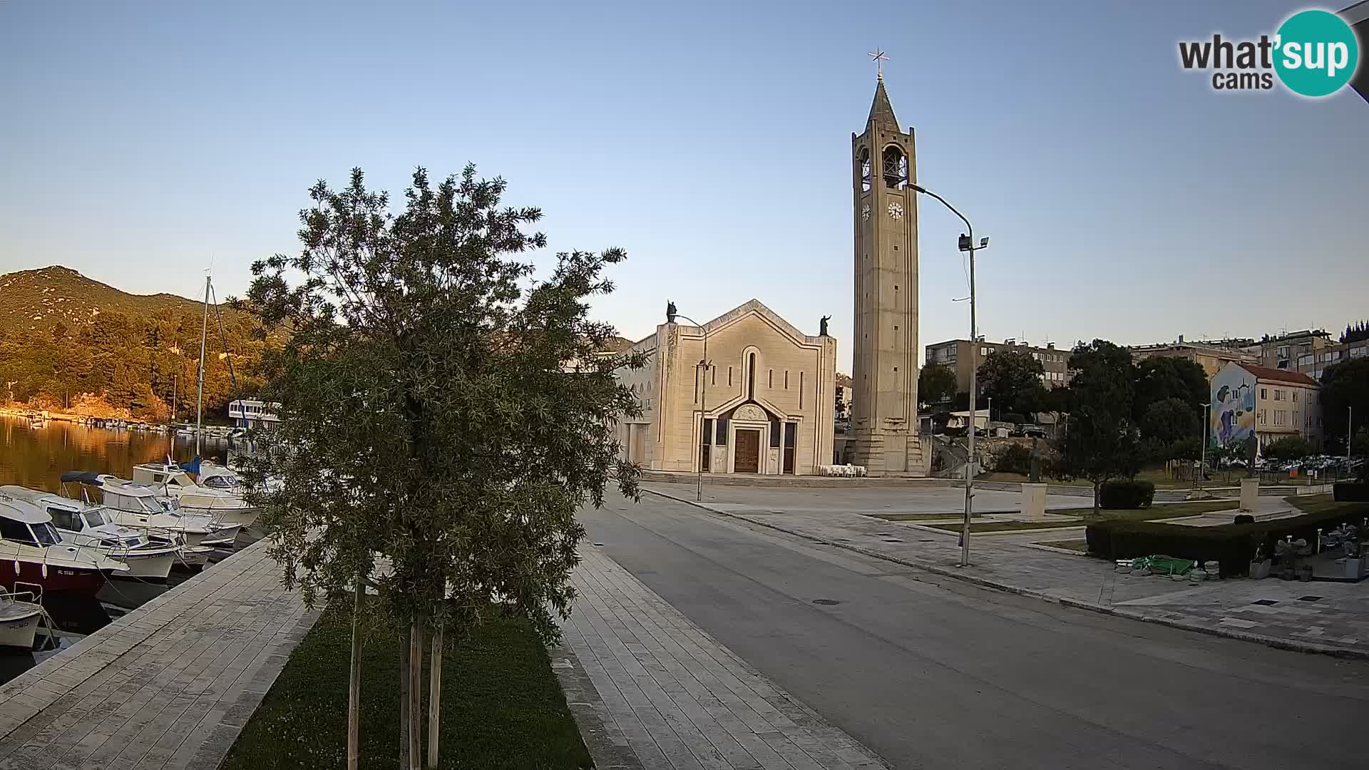 Ploče Webcam | Captivating Views of Riva and the Cathedral
