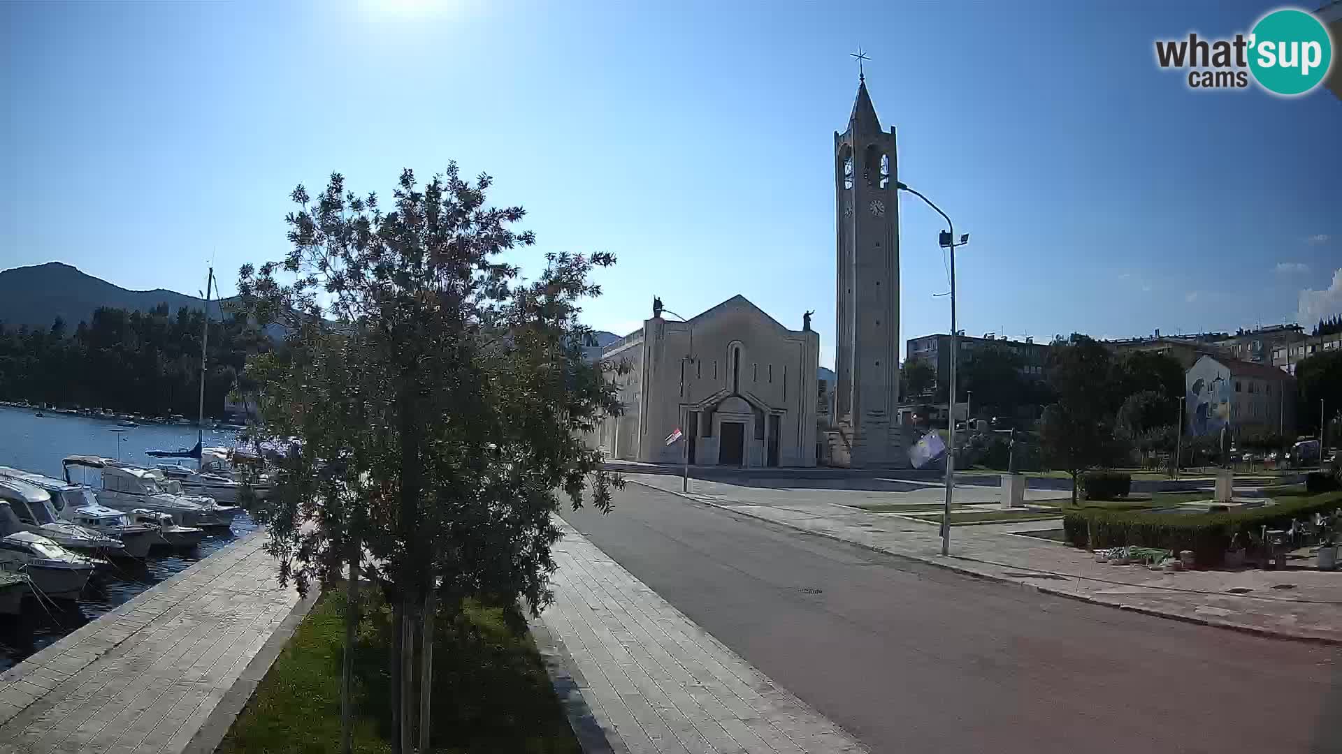Ploče Webcam | Captivating Views of Riva and the Cathedral