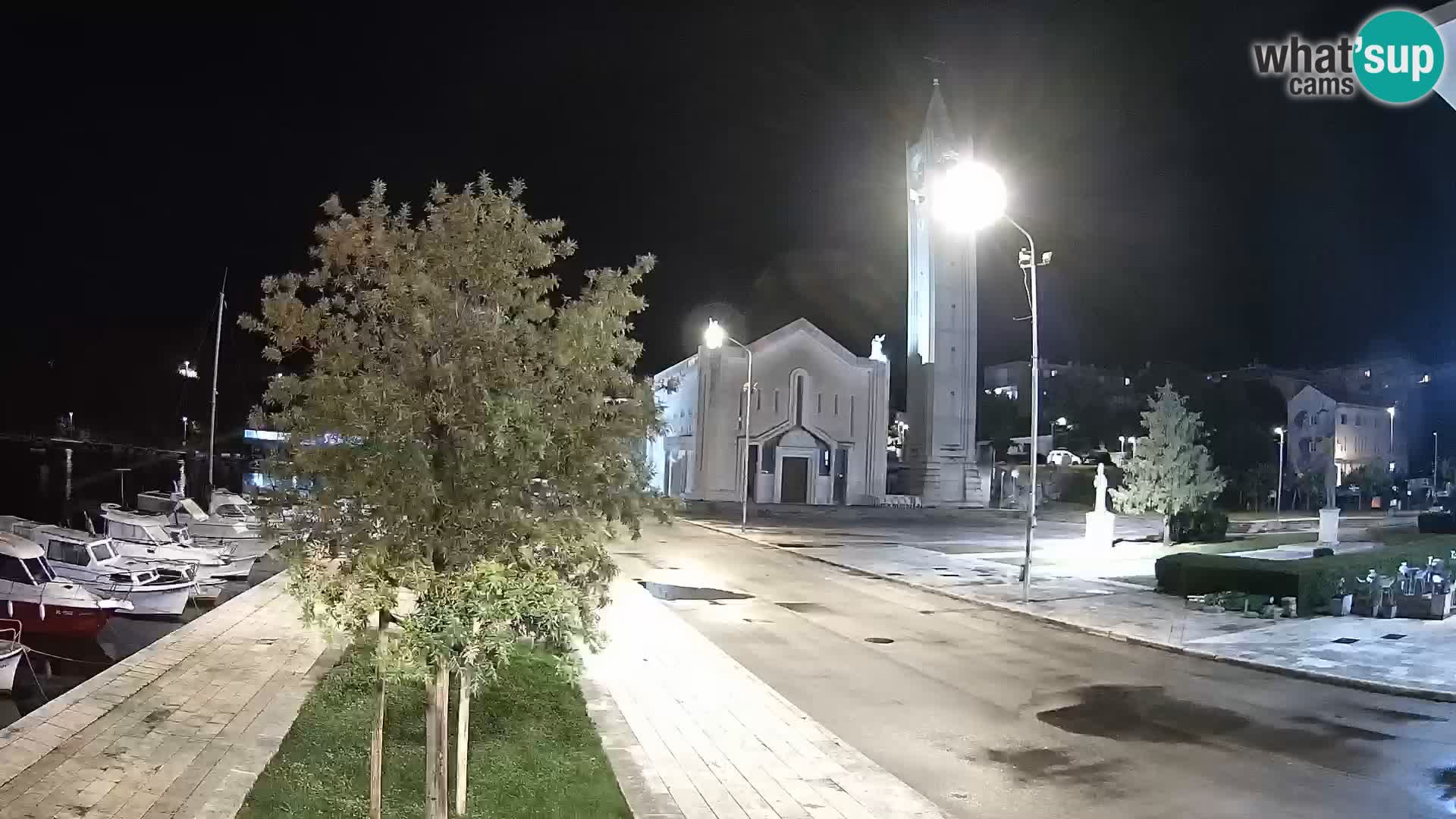 Ploče Webcam | Captivating Views of Riva and the Cathedral