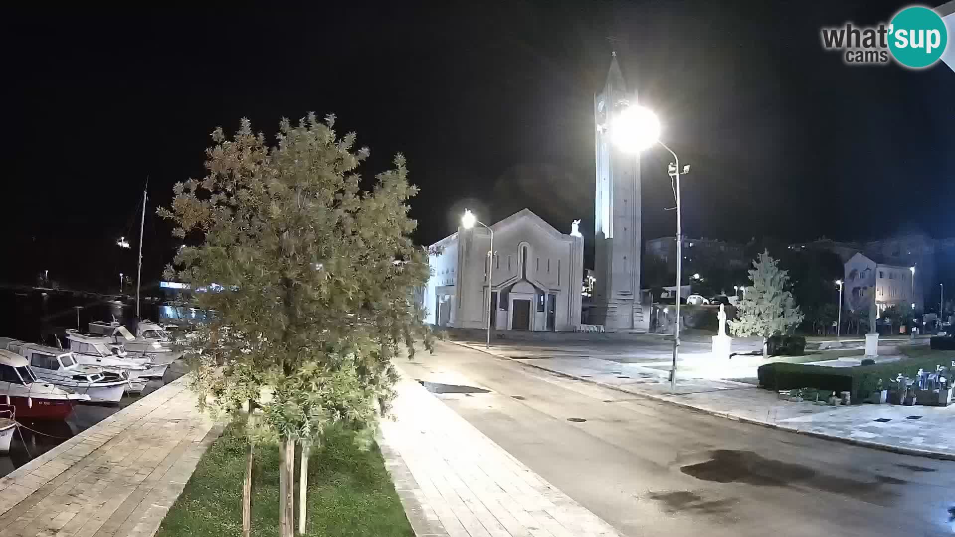 Ploče Webcam | Captivating Views of Riva and the Cathedral