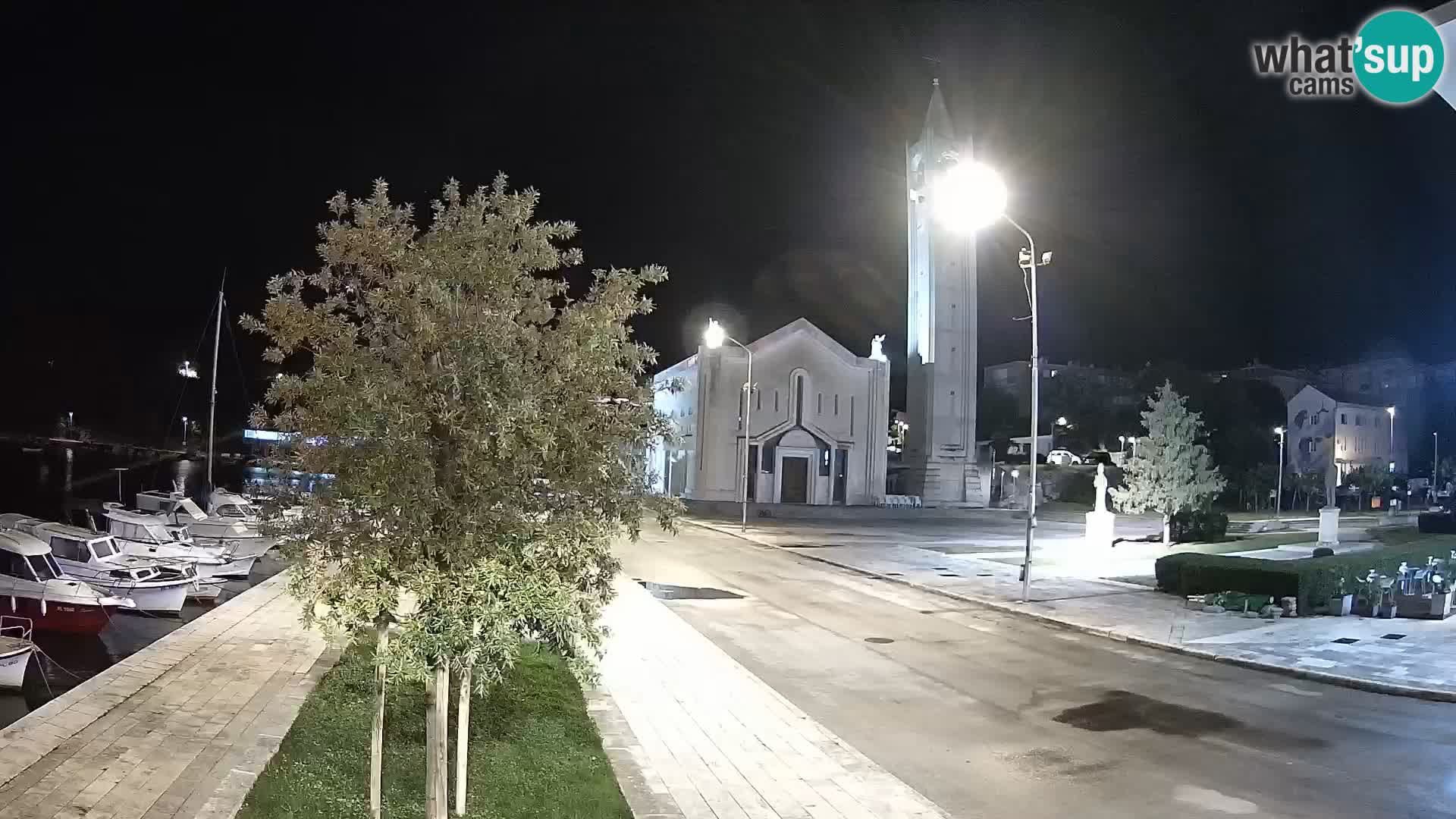 Ploče Webcam | Captivating Views of Riva and the Cathedral