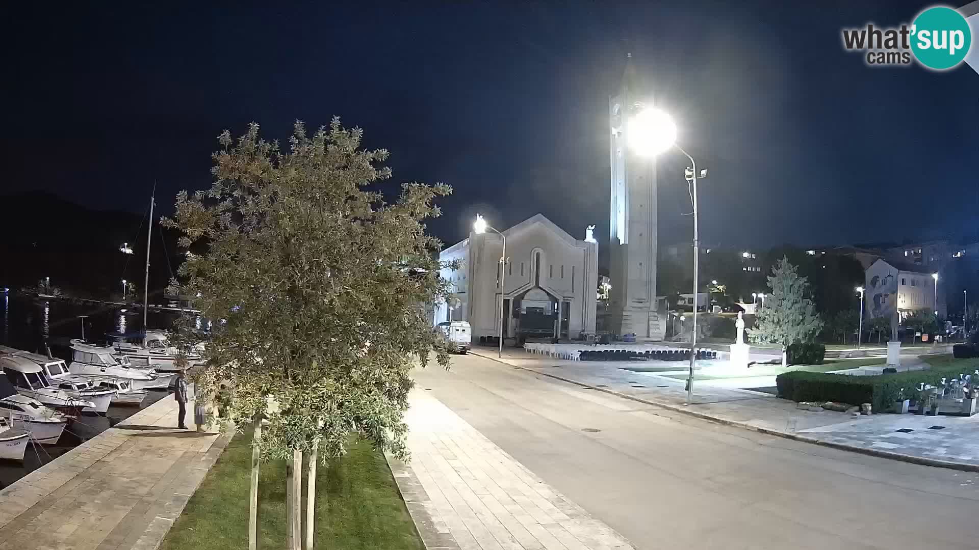 Ploče Webcam | Captivating Views of Riva and the Cathedral