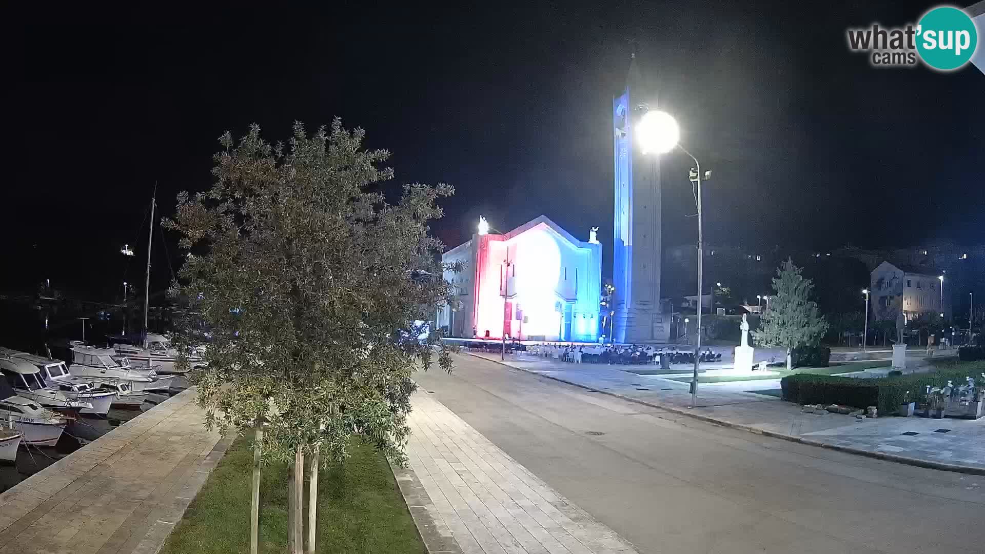 Ploče Webcam | Captivating Views of Riva and the Cathedral