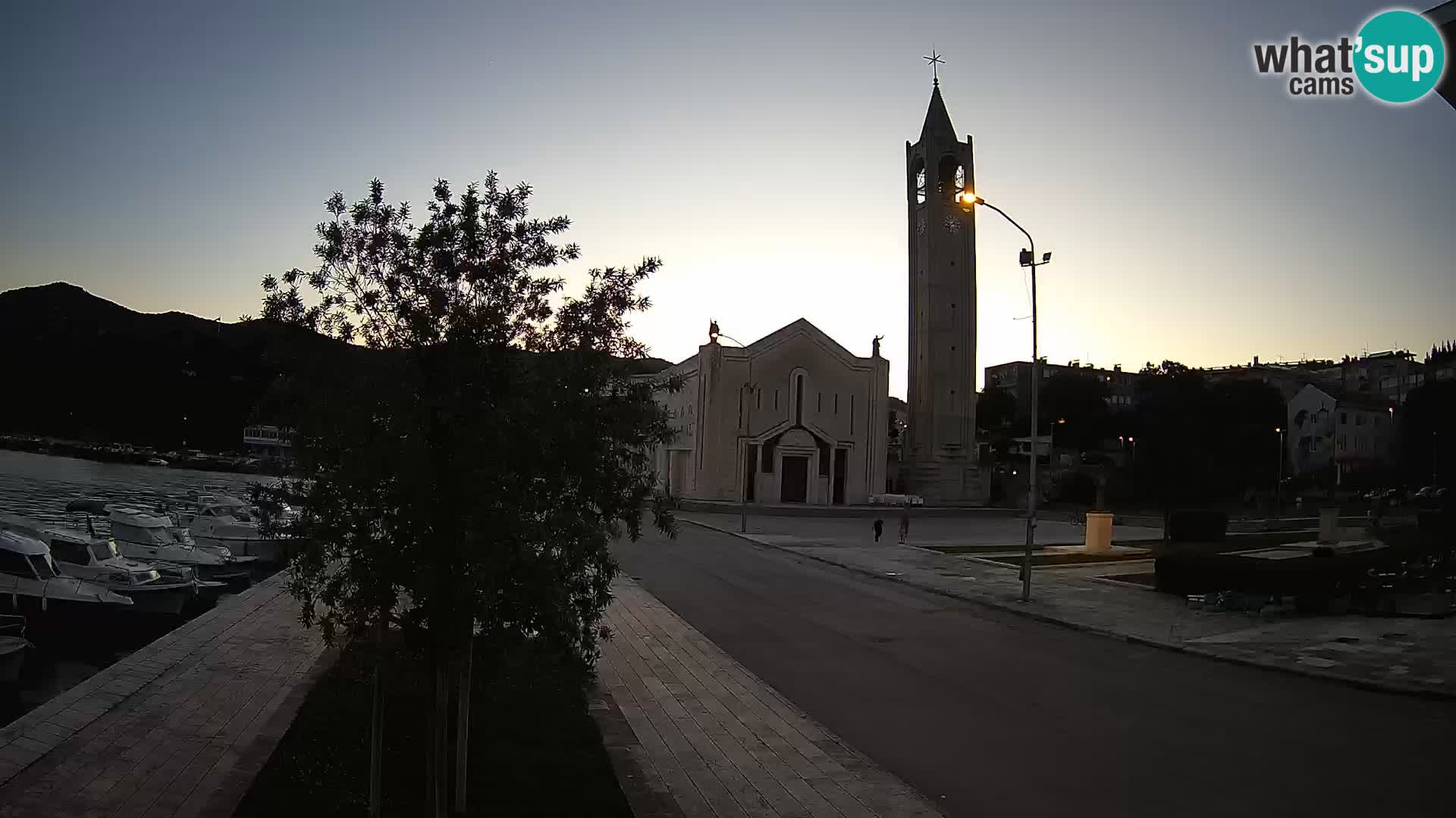 Ploče Webcam | Captivating Views of Riva and the Cathedral