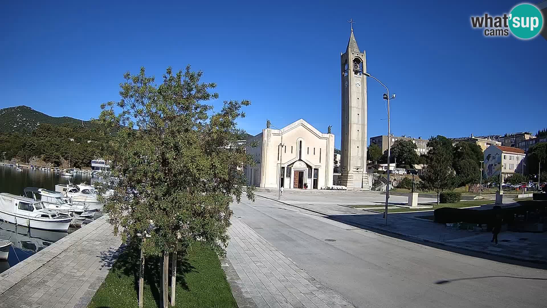 Ploče Webcam | Captivating Views of Riva and the Cathedral