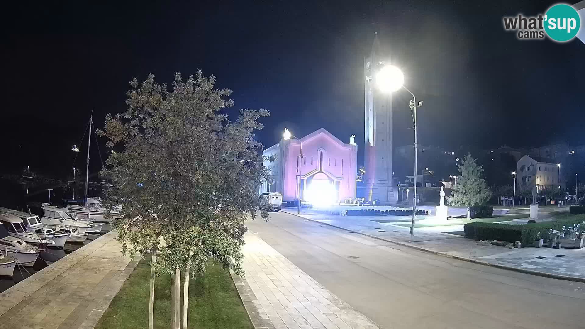 Ploče Webcam | Captivating Views of Riva and the Cathedral