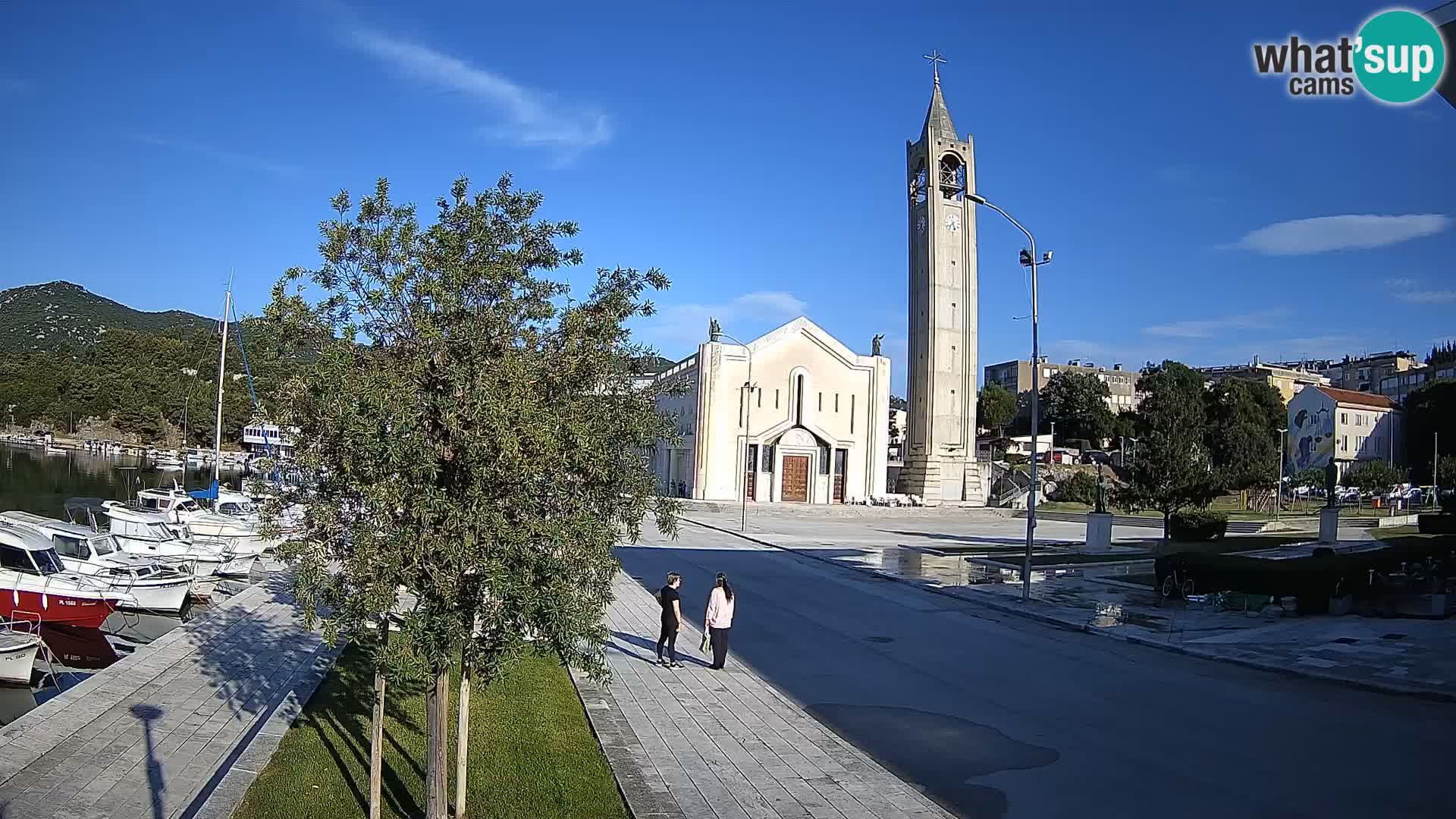 Ploče Webcam | Captivating Views of Riva and the Cathedral