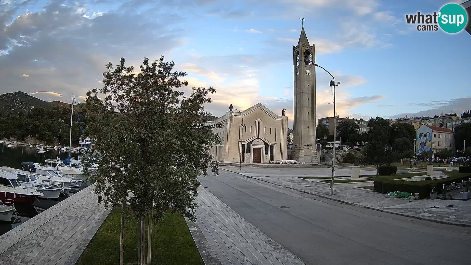 Ploče Webcam | Captivating Views of Riva and the Cathedral