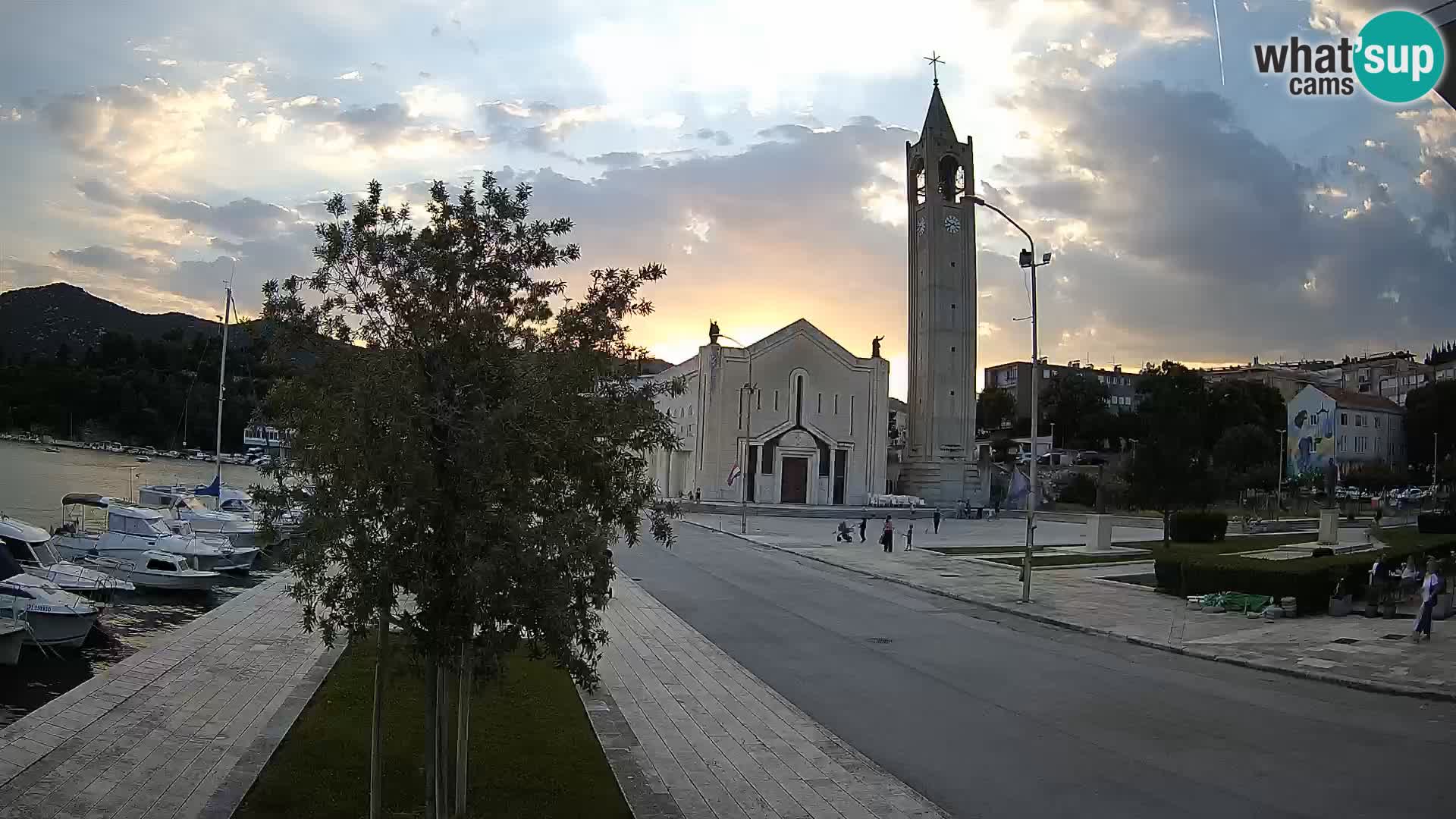 Ploče Cámara web | Vistas cautivadoras de Riva y la Catedral