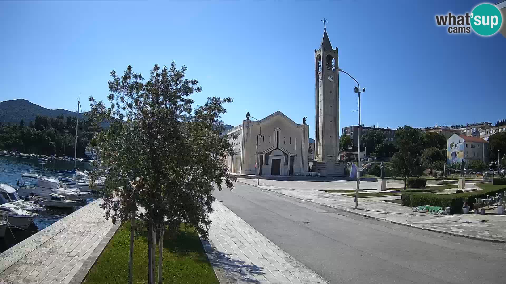 Ploče Webcam | Captivating Views of Riva and the Cathedral
