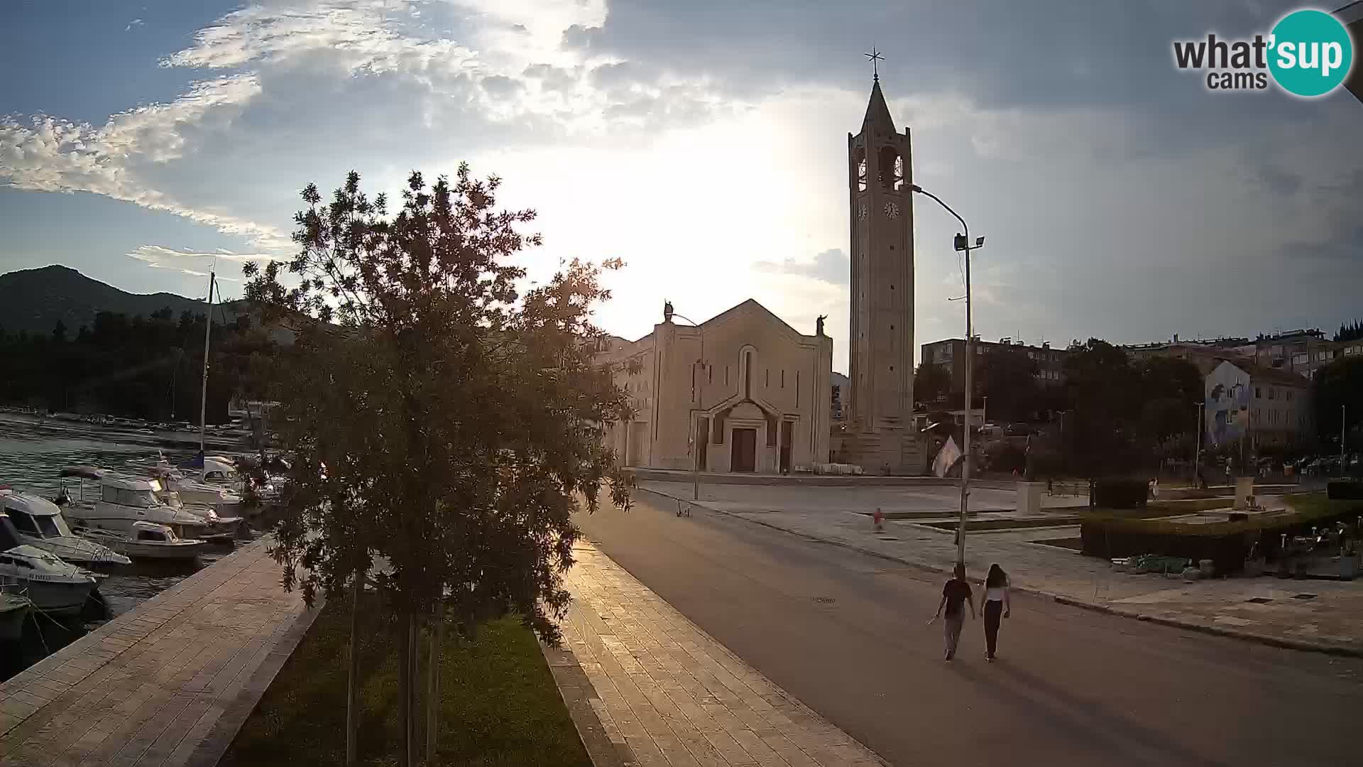 Ploče Webcam | Captivating Views of Riva and the Cathedral
