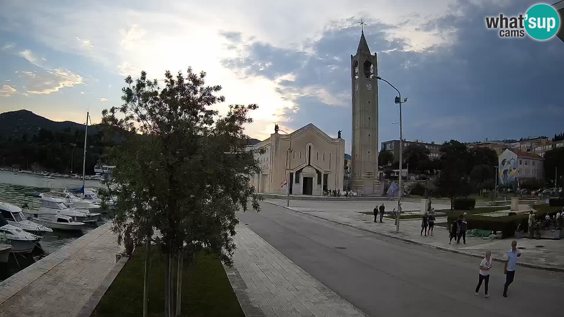 Ploče Webcam | Captivating Views of Riva and the Cathedral