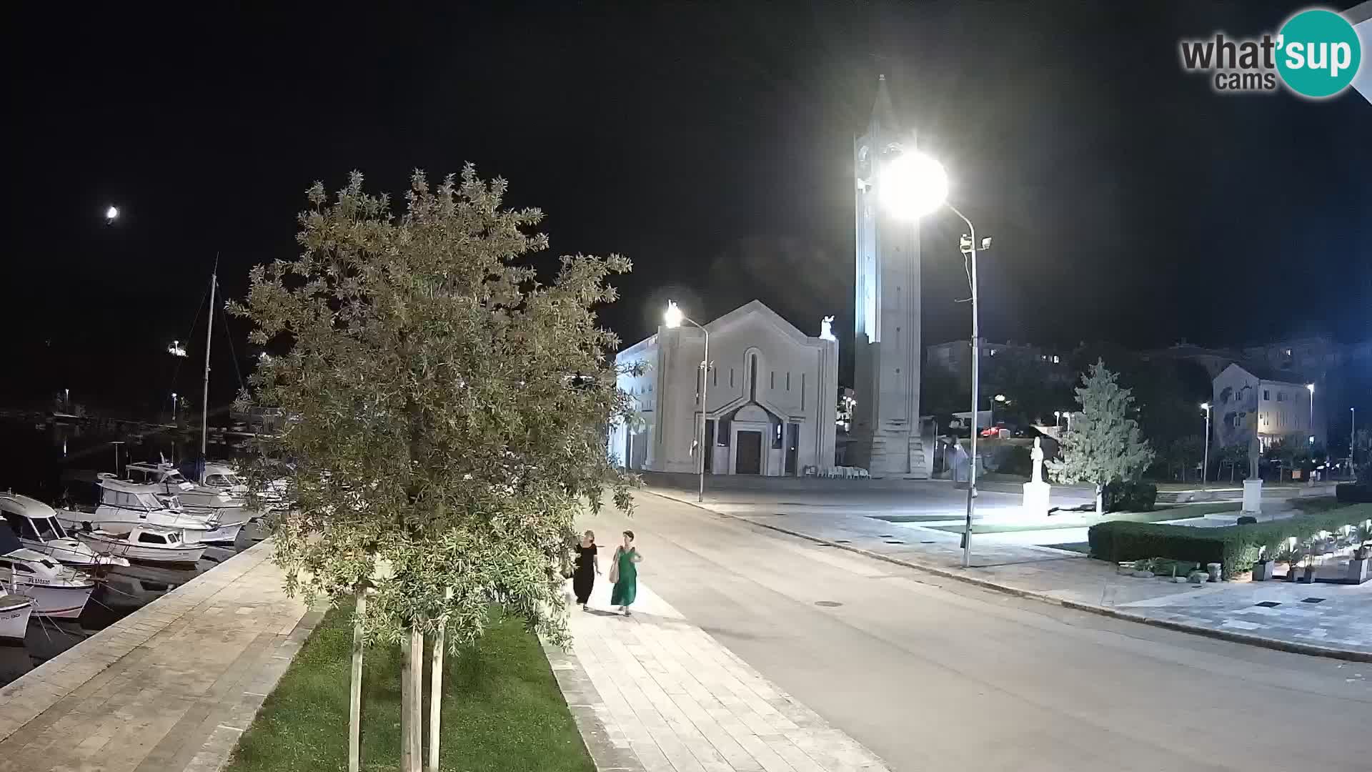 Ploče Webcam | Captivating Views of Riva and the Cathedral