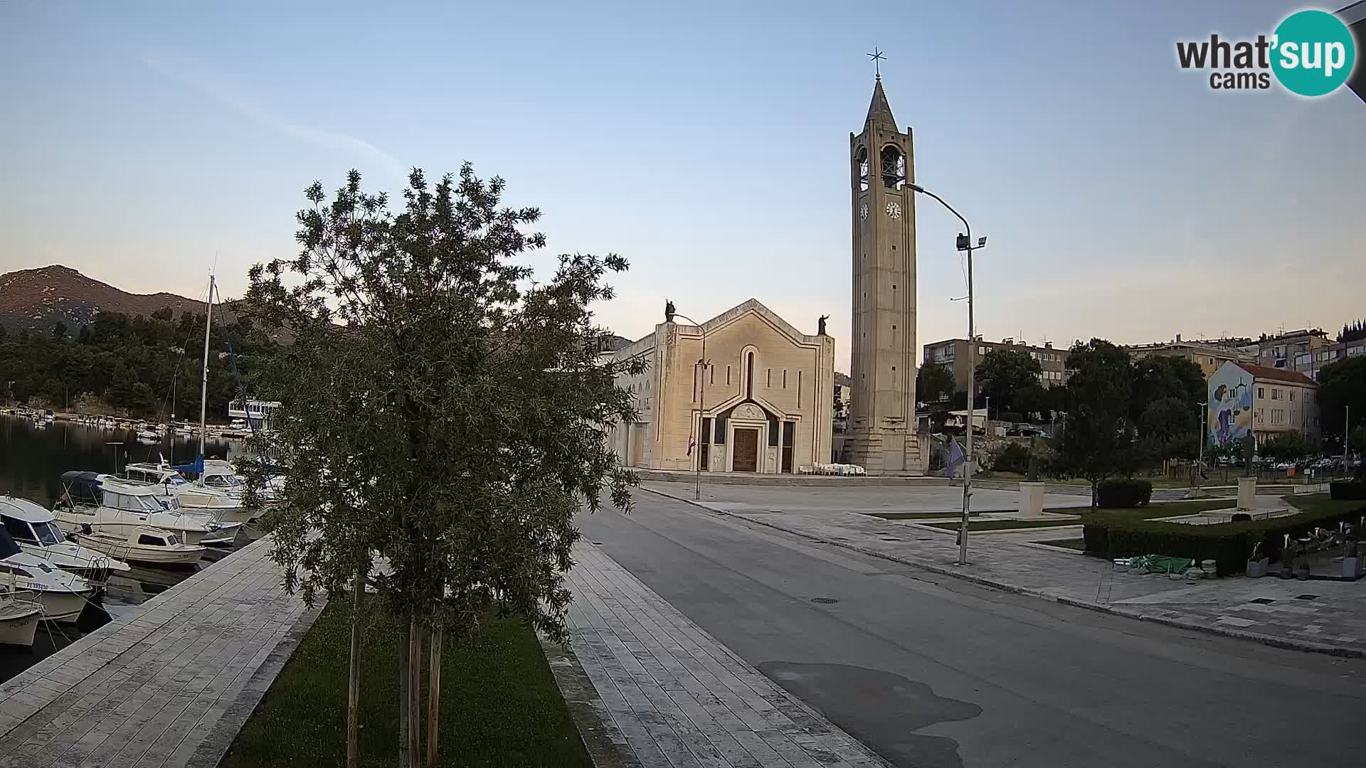 Ploče Webcam | Captivating Views of Riva and the Cathedral