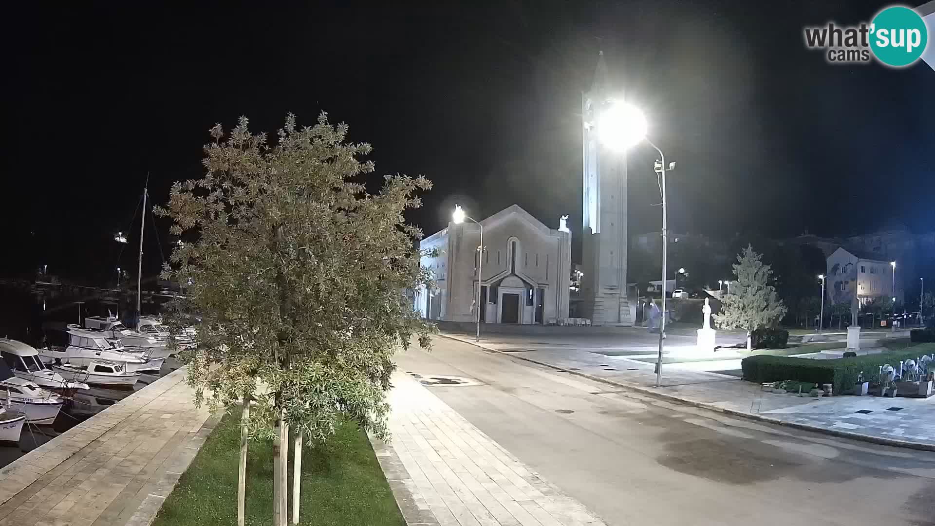 Ploče Webcam | Captivating Views of Riva and the Cathedral