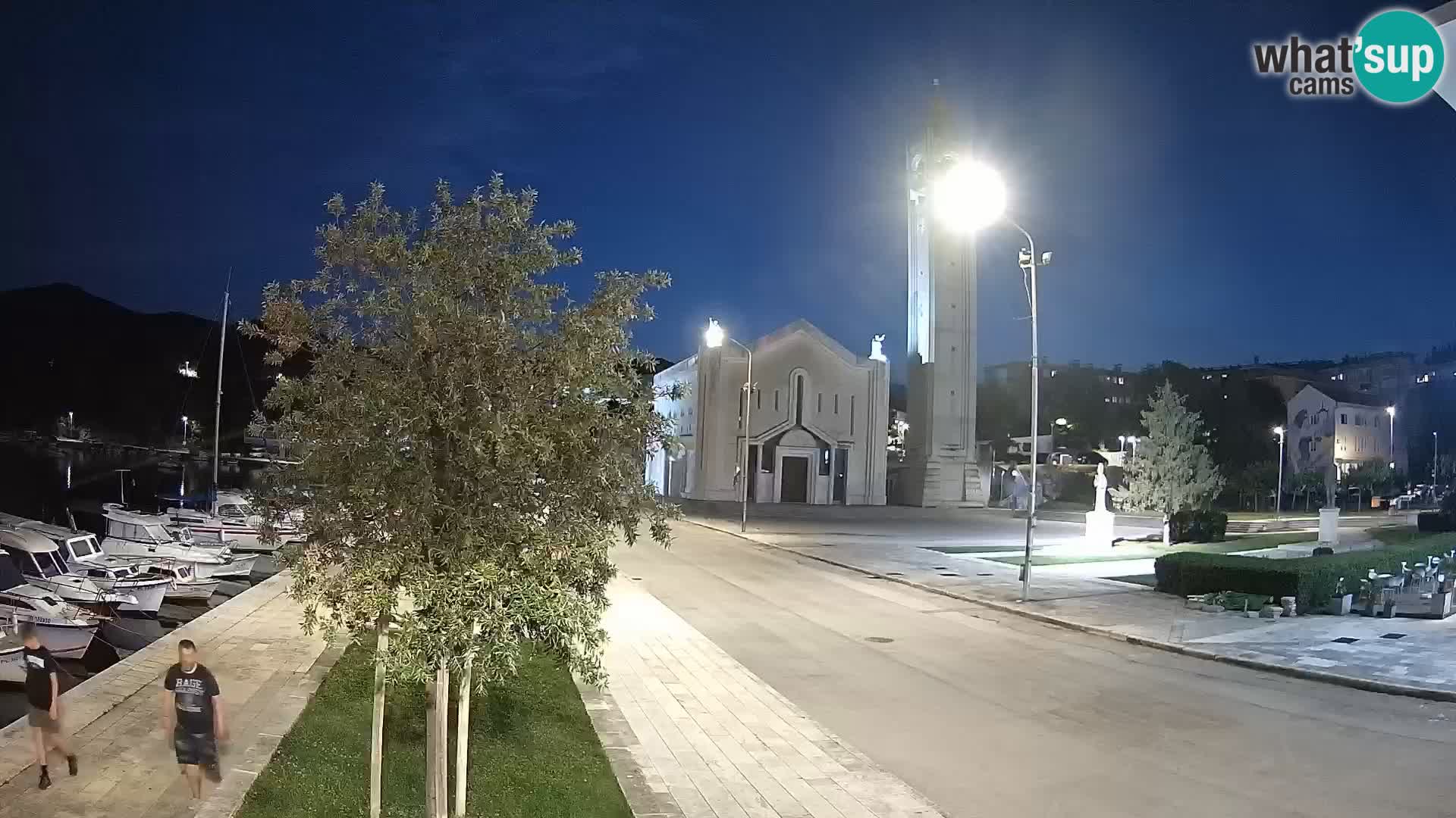 Ploče Webcam | Captivating Views of Riva and the Cathedral
