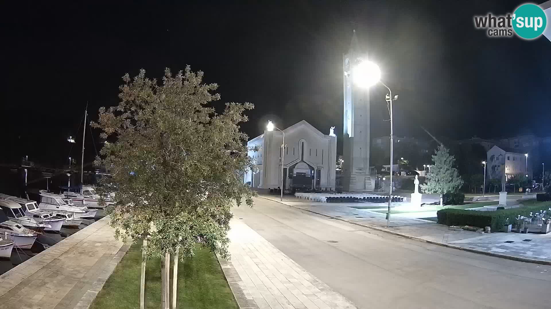 Ploče Webcam | Captivating Views of Riva and the Cathedral