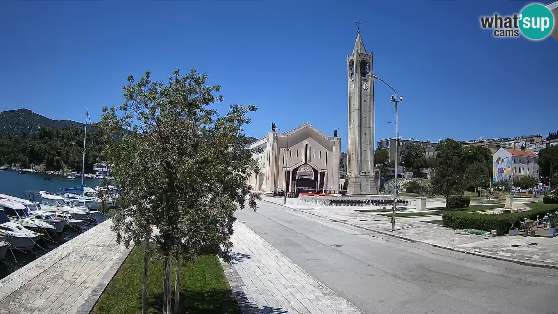 Ploče Webcam | Captivating Views of Riva and the Cathedral