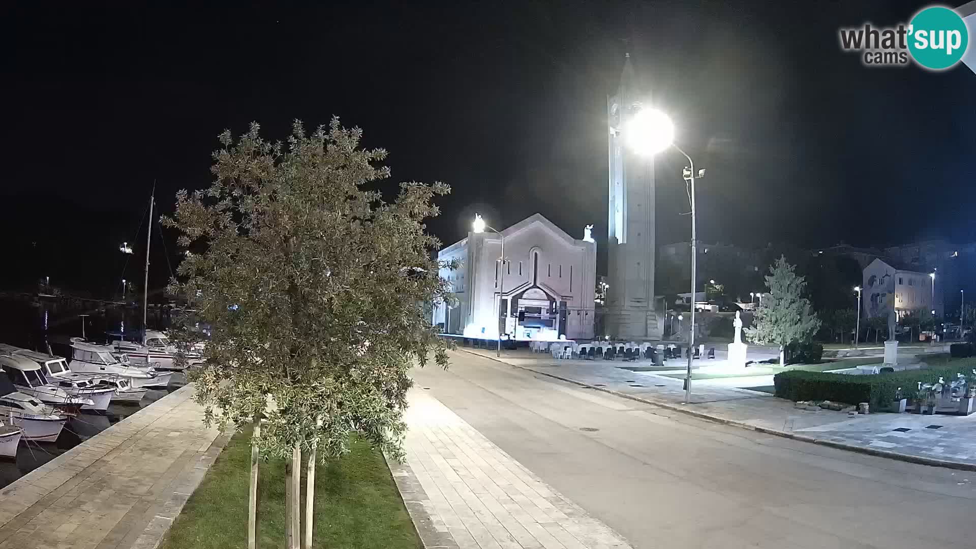 Ploče Webcam | Captivating Views of Riva and the Cathedral