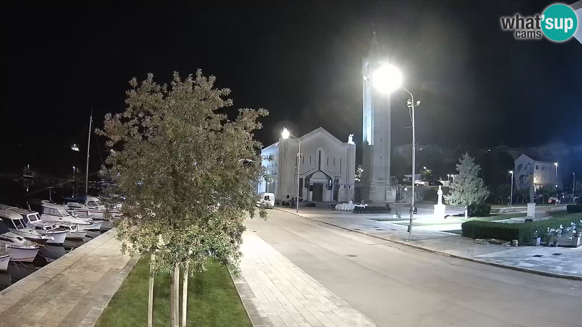 Ploče Webcam | Captivating Views of Riva and the Cathedral