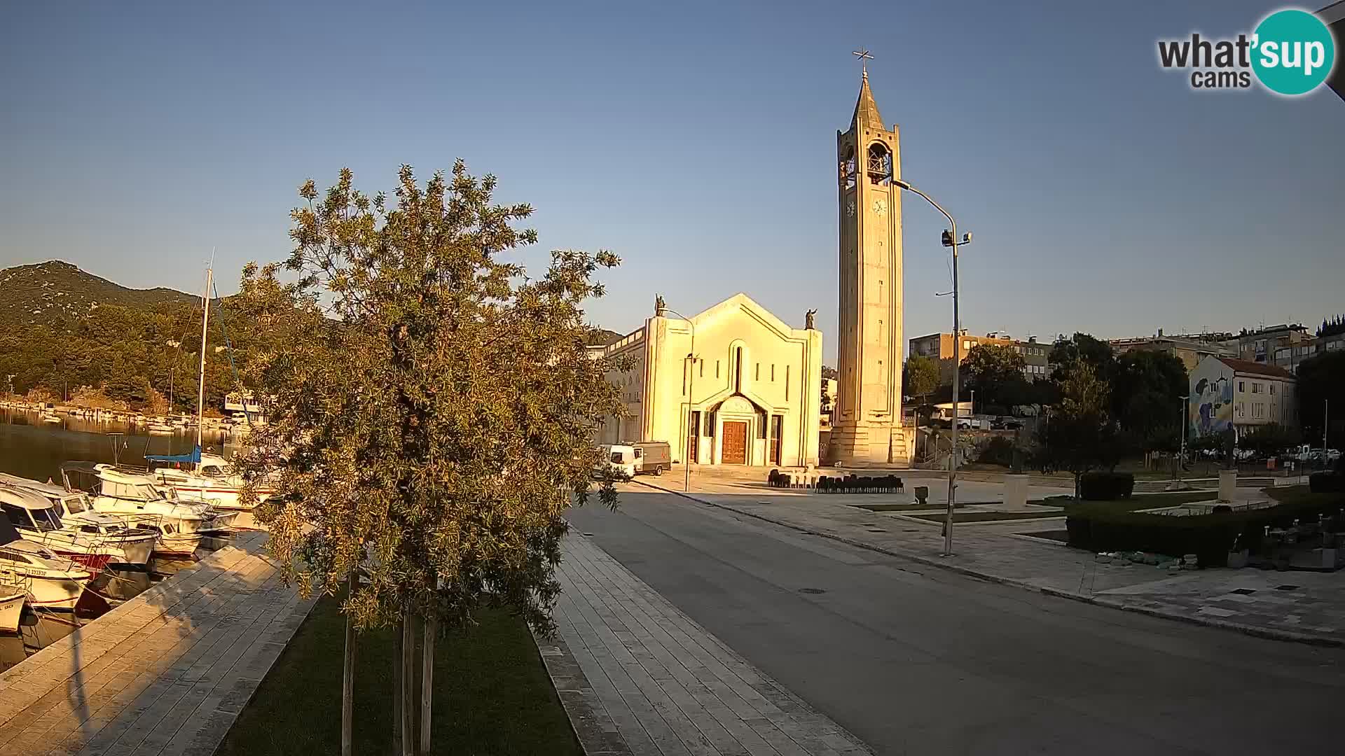 Ploče Webcam | Captivating Views of Riva and the Cathedral