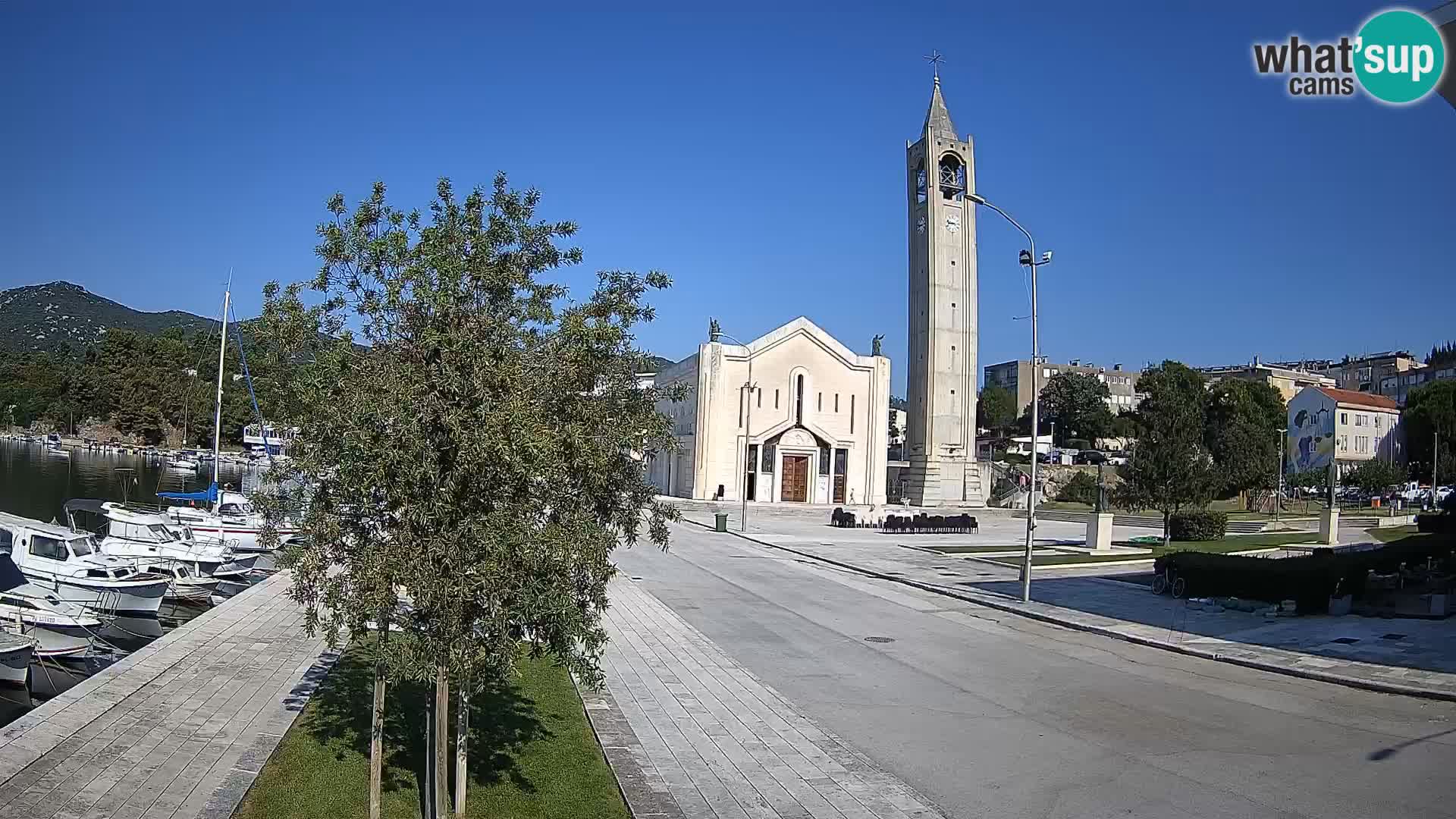 Ploče Webcam | Captivating Views of Riva and the Cathedral