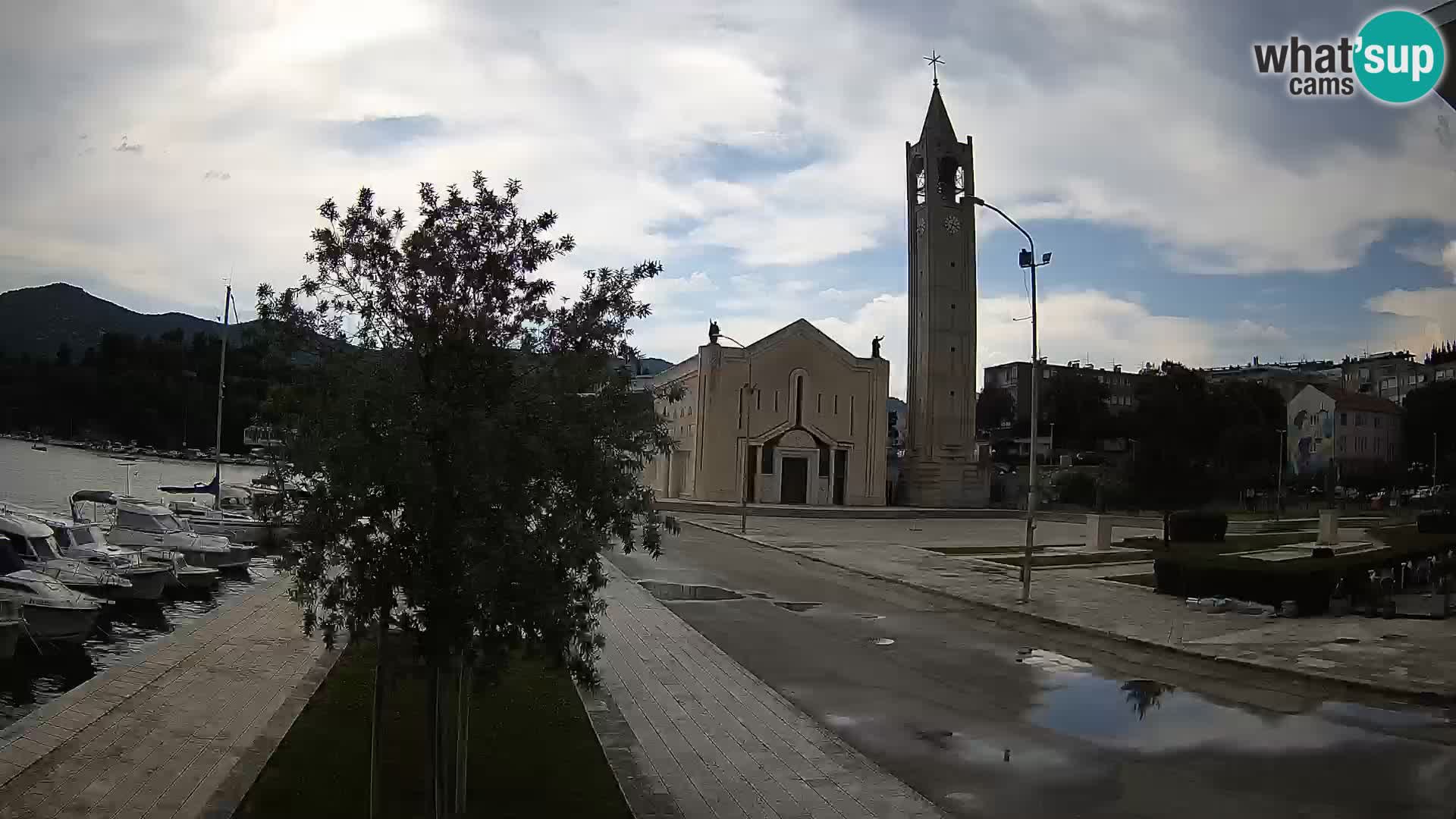 Ploče Webcam | Captivating Views of Riva and the Cathedral