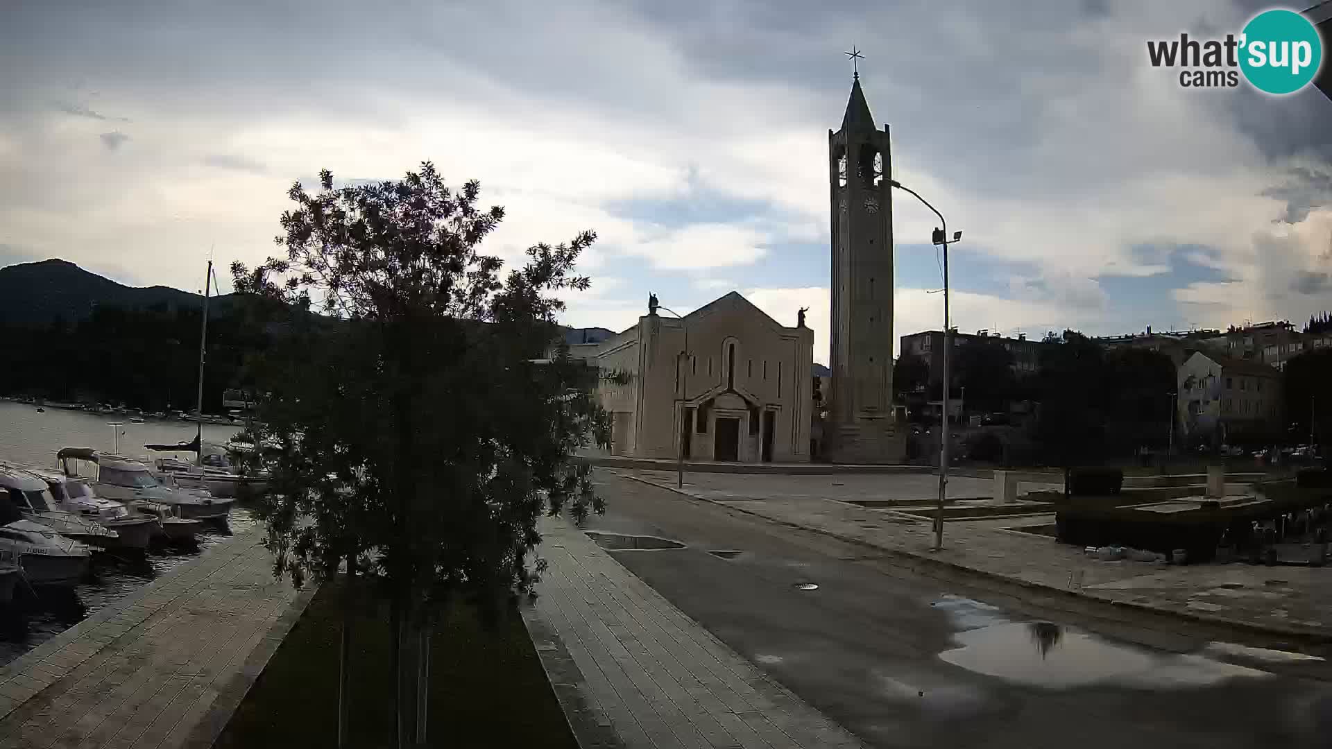 Ploče Cámara web | Vistas cautivadoras de Riva y la Catedral