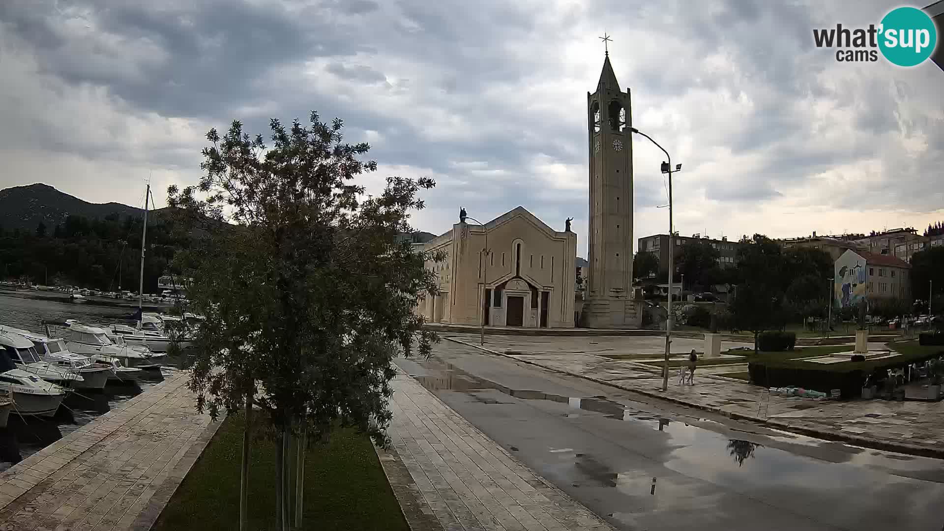 Ploče Webcam | Captivating Views of Riva and the Cathedral