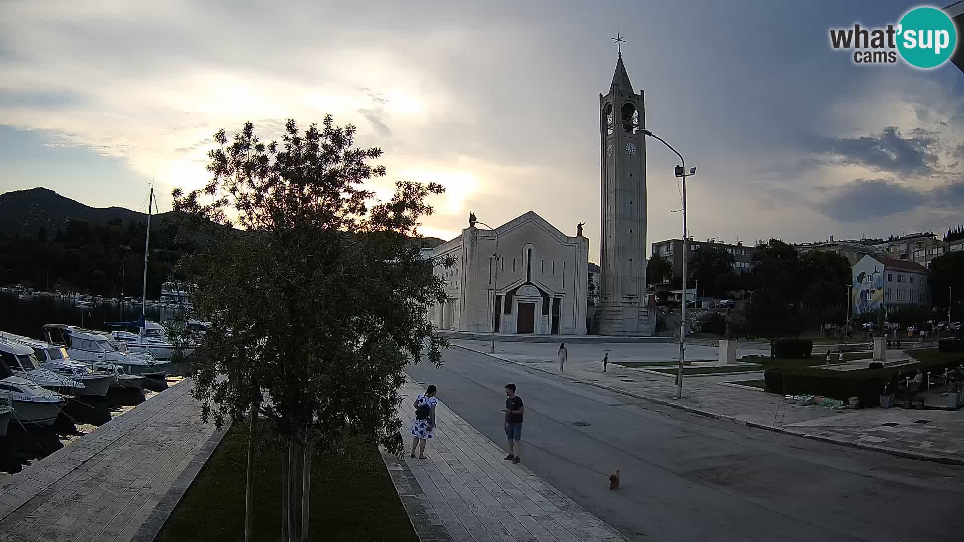Ploče Webcam | Captivating Views of Riva and the Cathedral