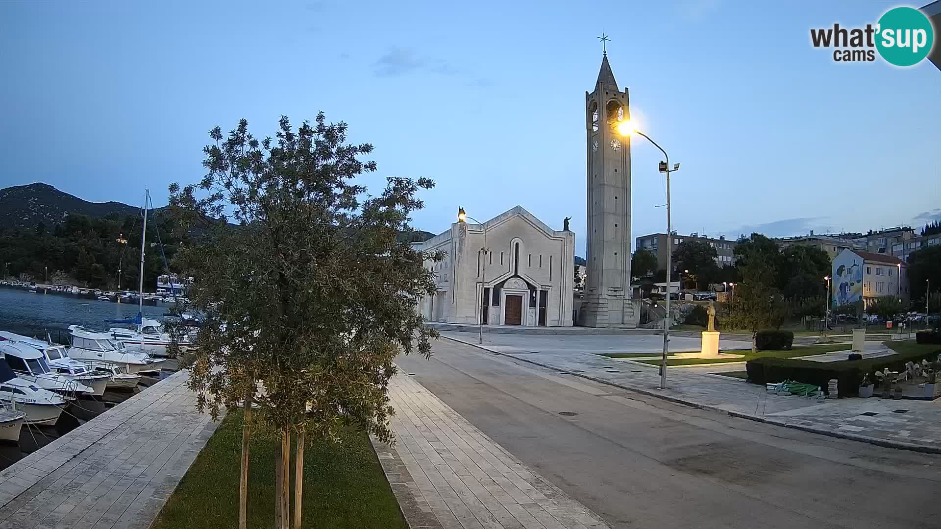 Ploče Webcam | Captivating Views of Riva and the Cathedral