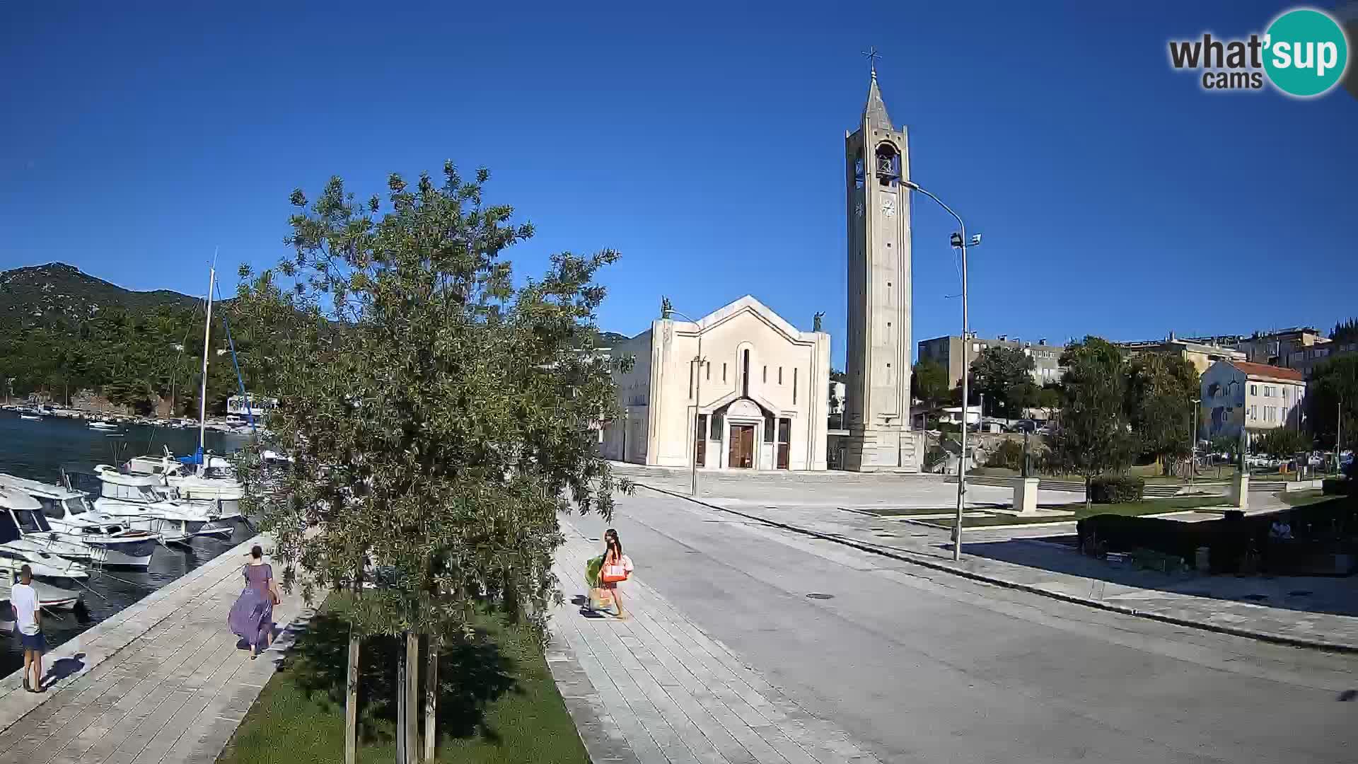 Ploče Webcam | Captivating Views of Riva and the Cathedral