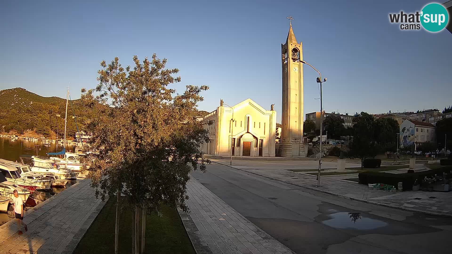 Ploče Webcam | Captivating Views of Riva and the Cathedral