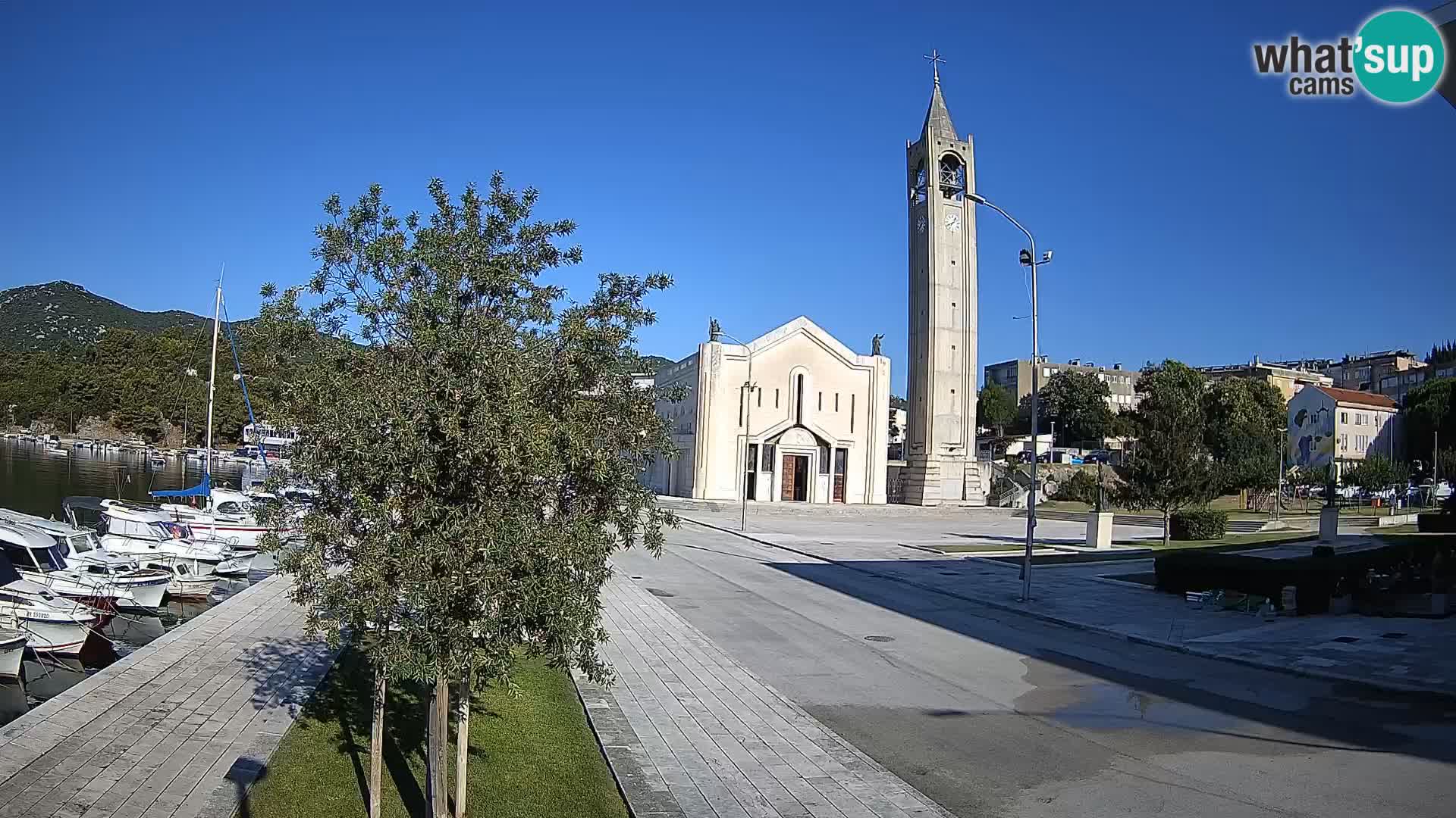 Ploče Webcam | Captivating Views of Riva and the Cathedral