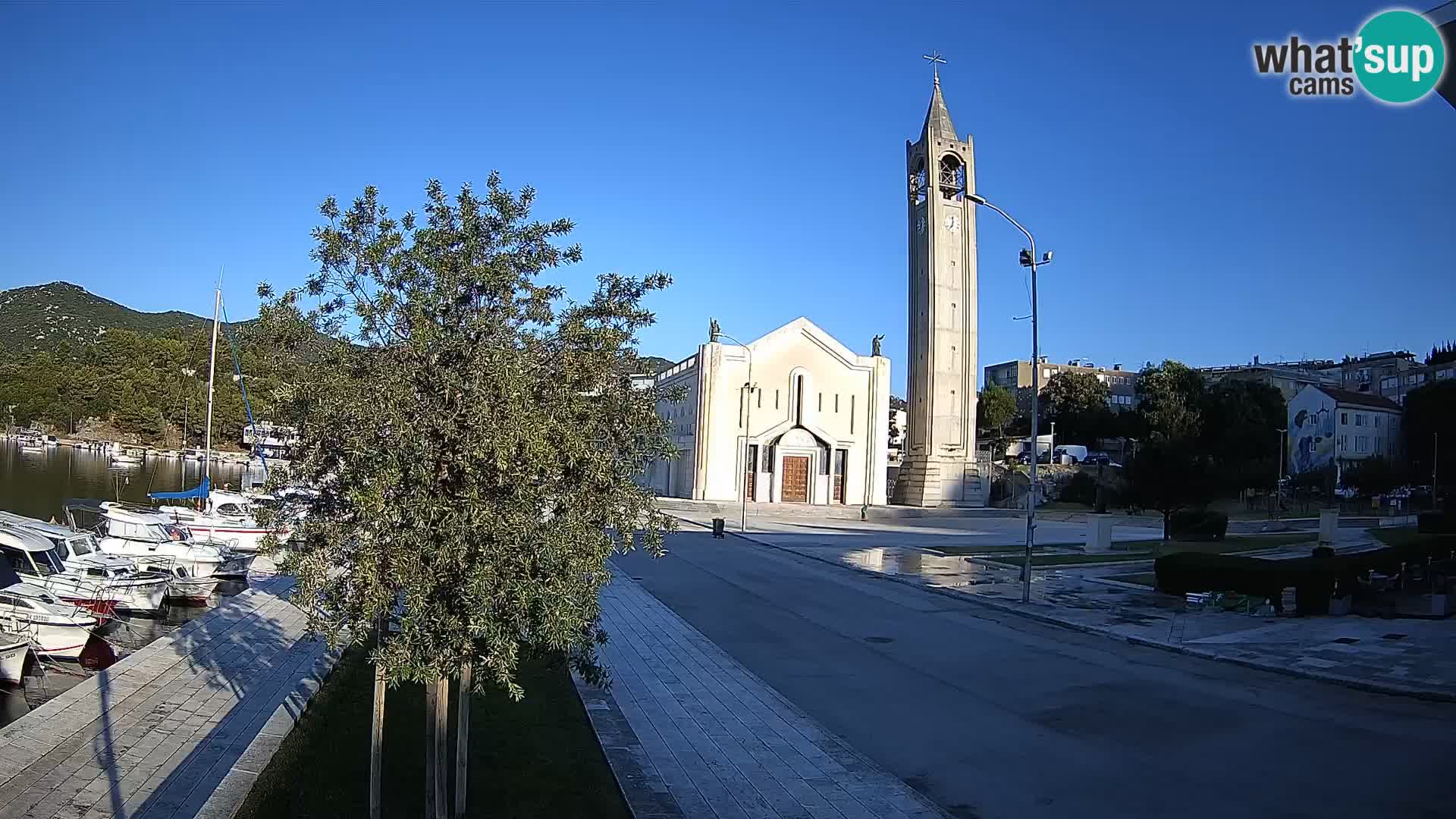 Ploče Webcam | Captivating Views of Riva and the Cathedral
