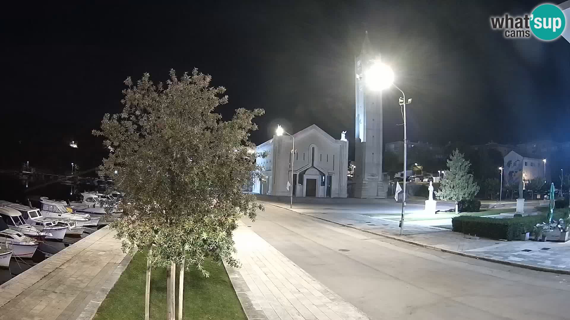 Ploče Webcam | Captivating Views of Riva and the Cathedral